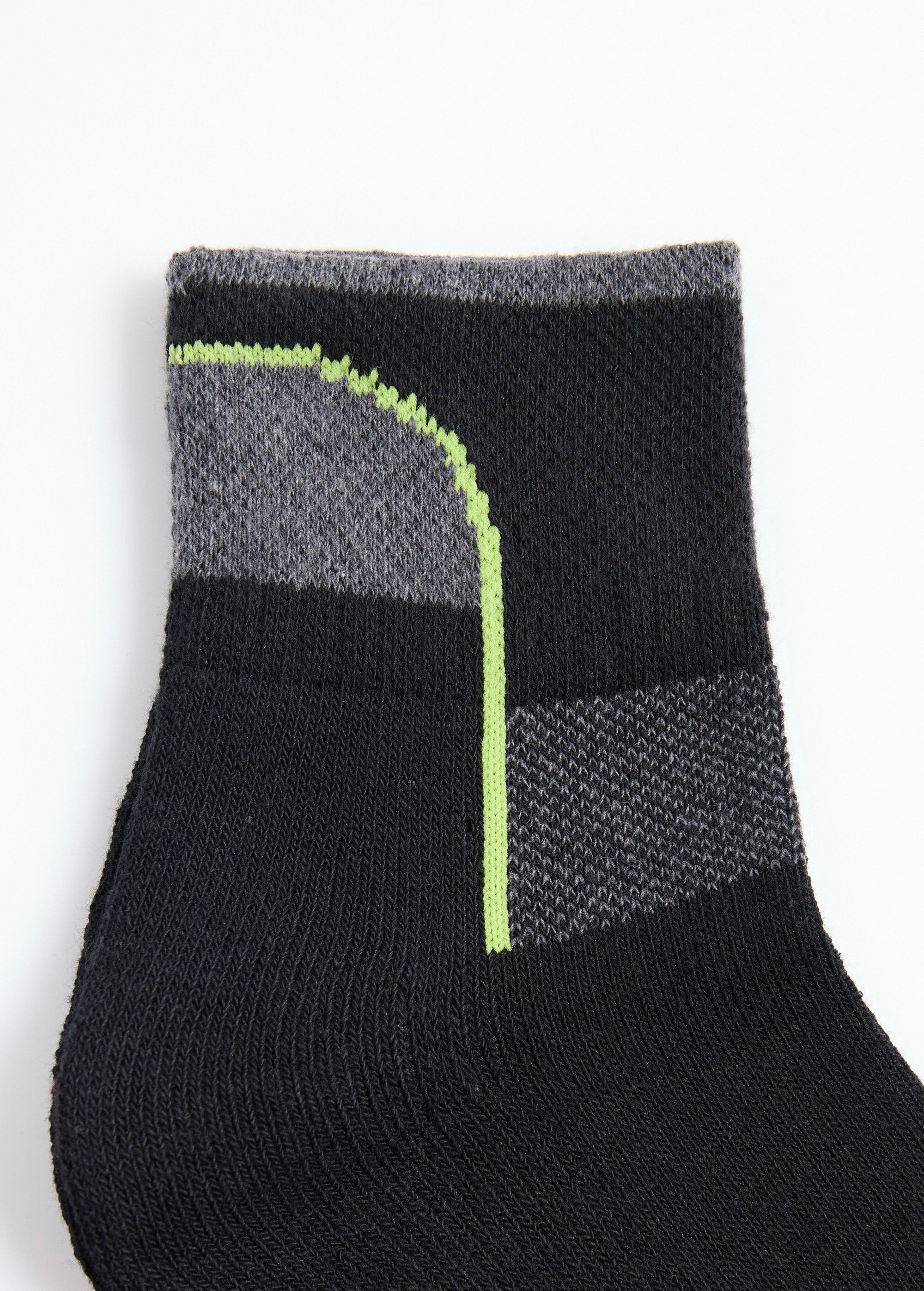 Pack_de_3_calcetines_deportivos_surtidos_Surtidos_verdes_DE3_slim