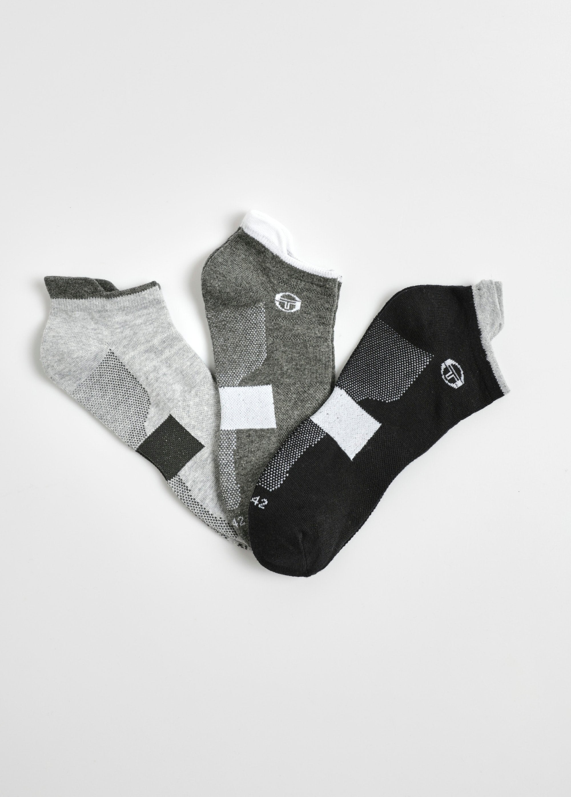 Pack_de_3_calcetines_con_detalle_en_el_talón_Gris_surtido_FA1_slim