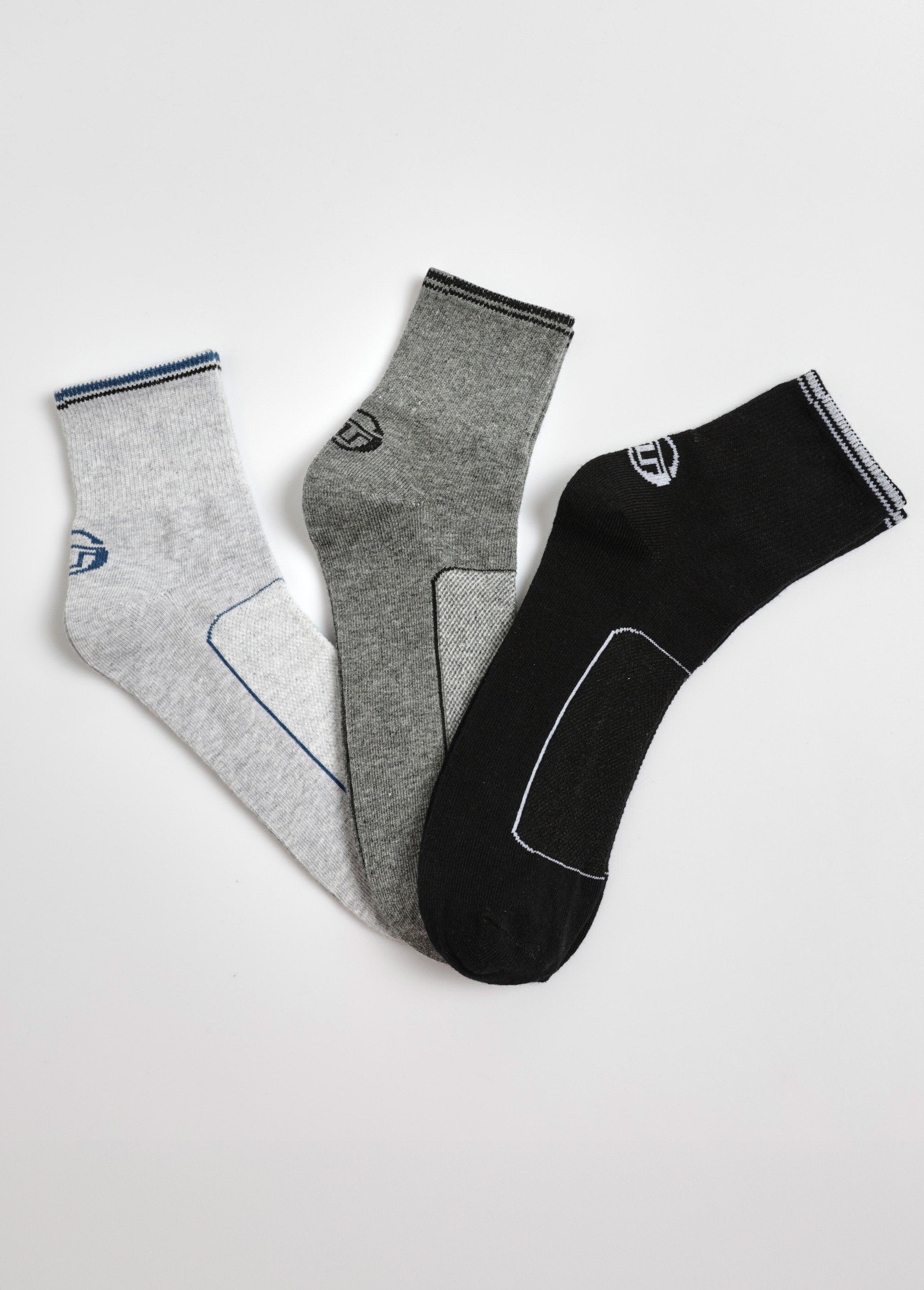 Paquete_de_3_calcetines_de_fantasía_surtidos_Gris_surtido__FA1_slim