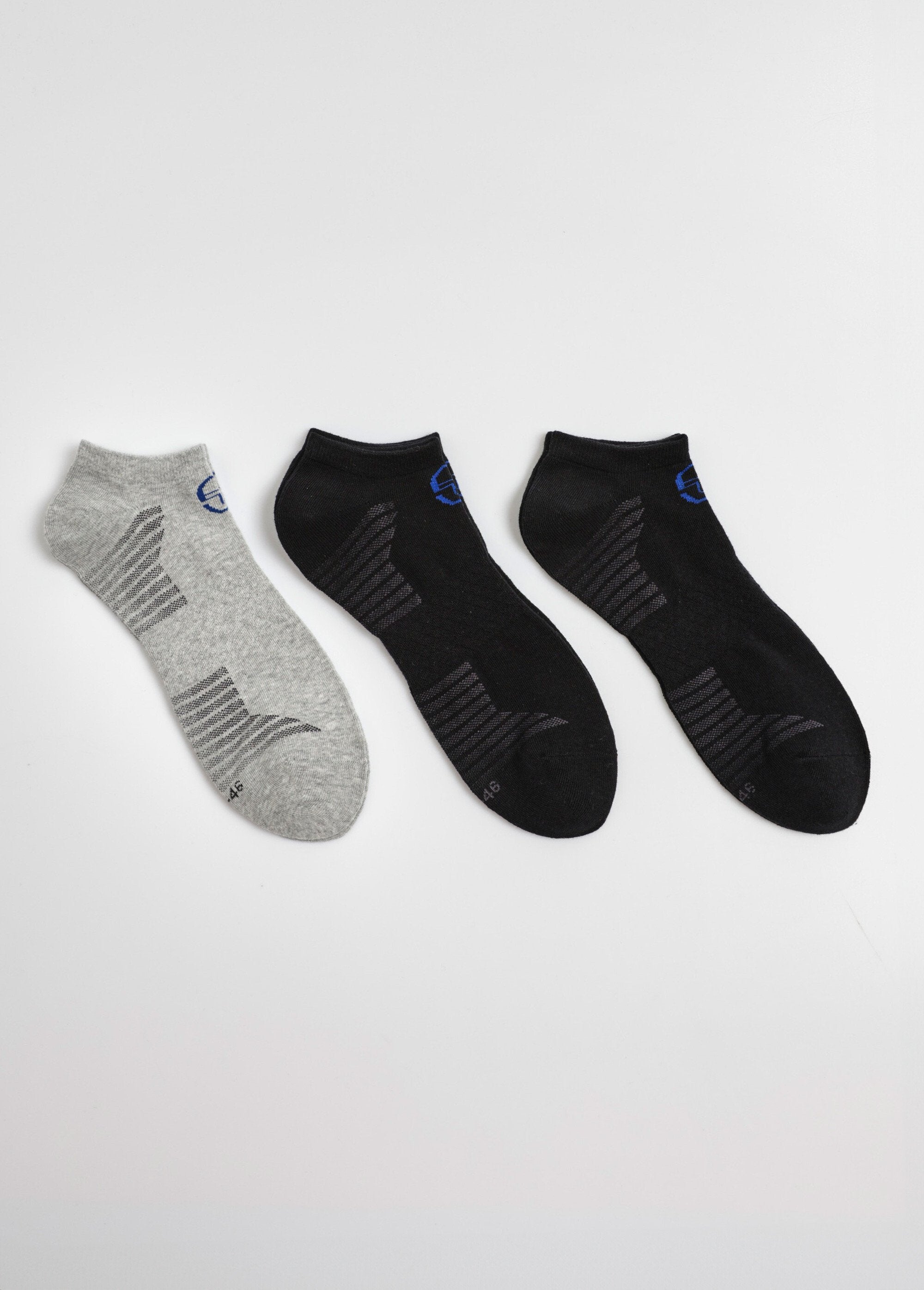 Pack_de_3_calcetines_pequeños_estampados_Gris_surtido_DE1_slim