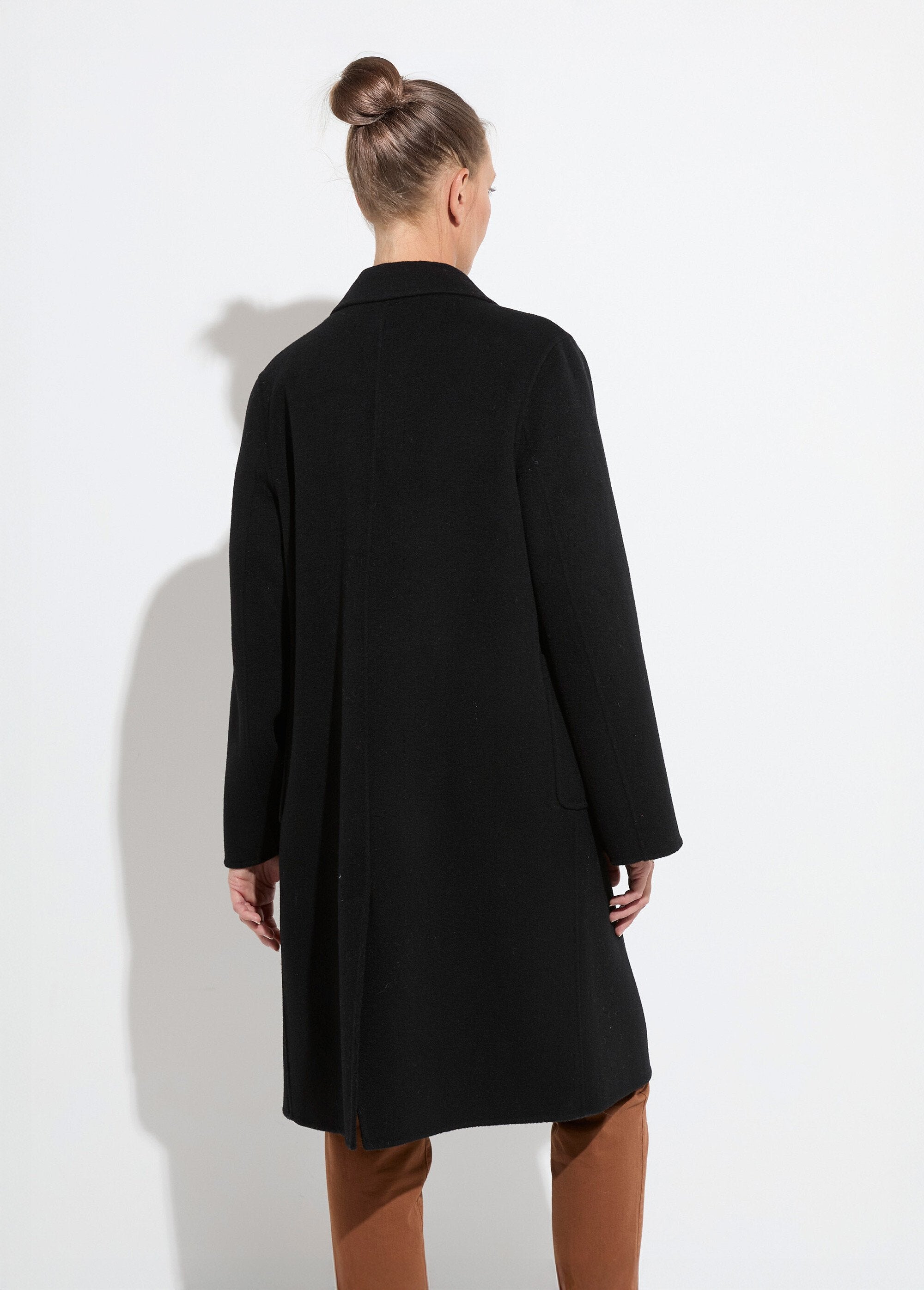 Abrigo_largo_de_lana_con_cuello_sastre_Negro_DO1_slim