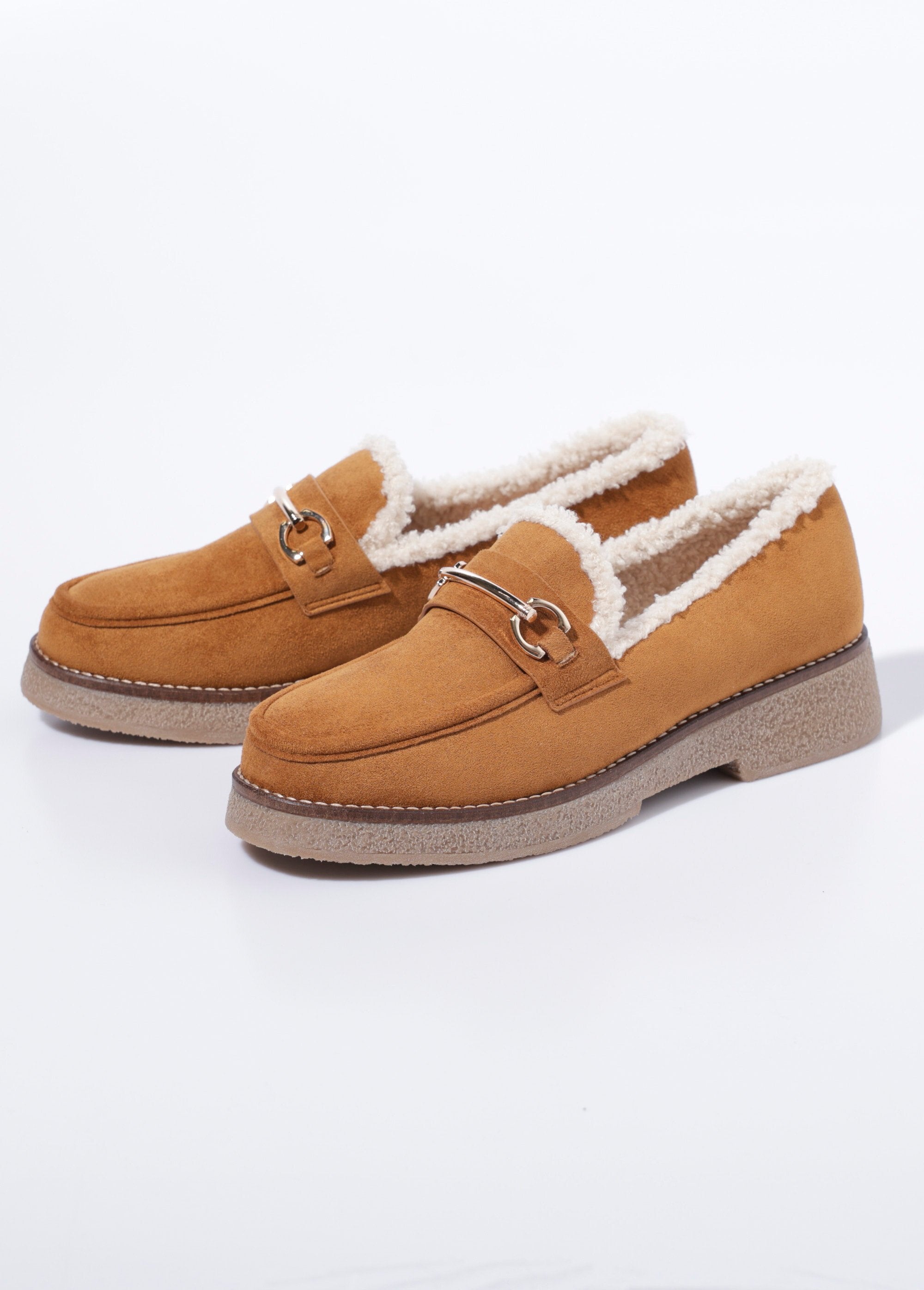 Mocasines_forrados_con_suela_efecto_crepé_camello_DE1_slim