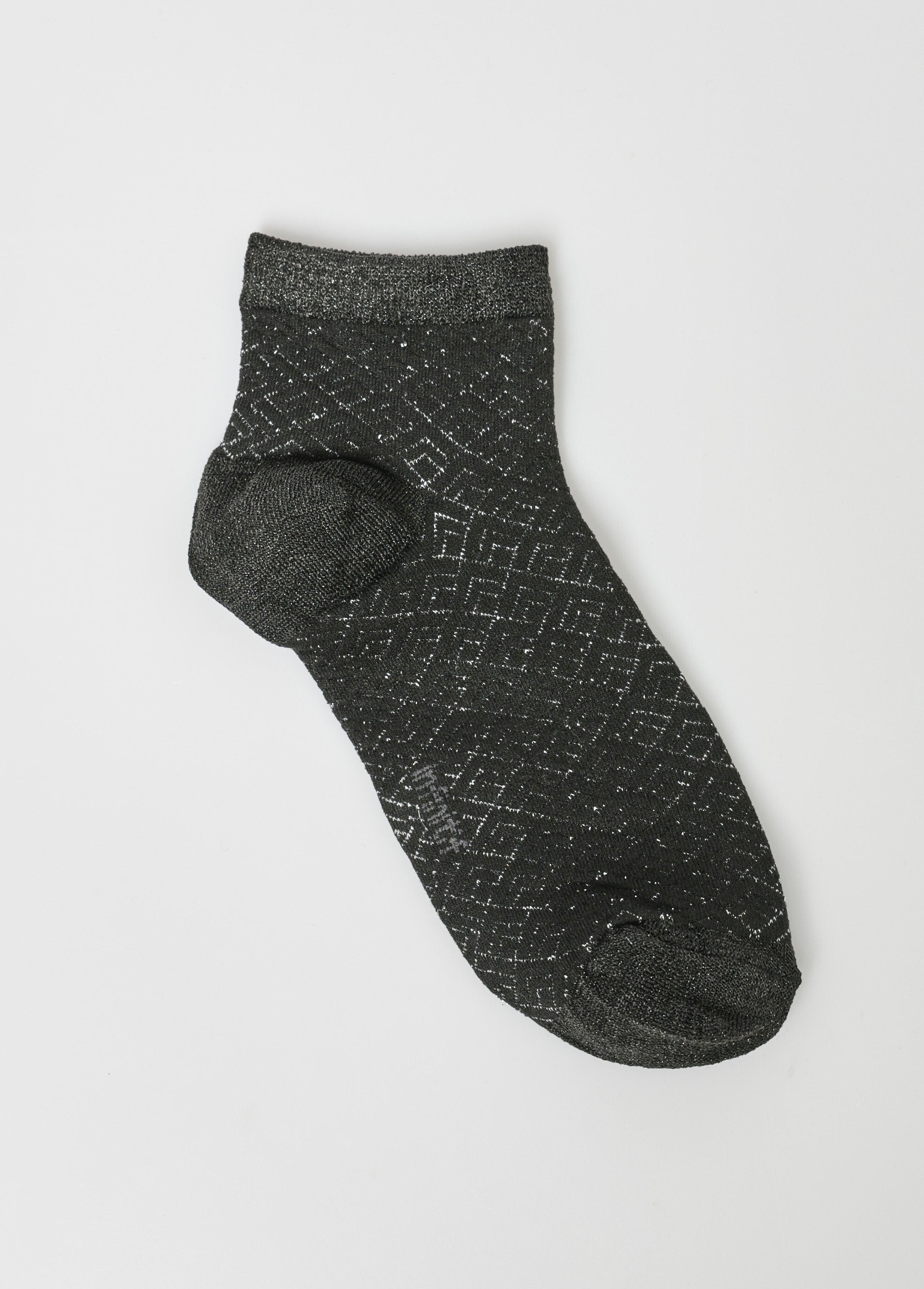 Par_de_calcetines,_estampado_metálico._Negro_DE1_slim