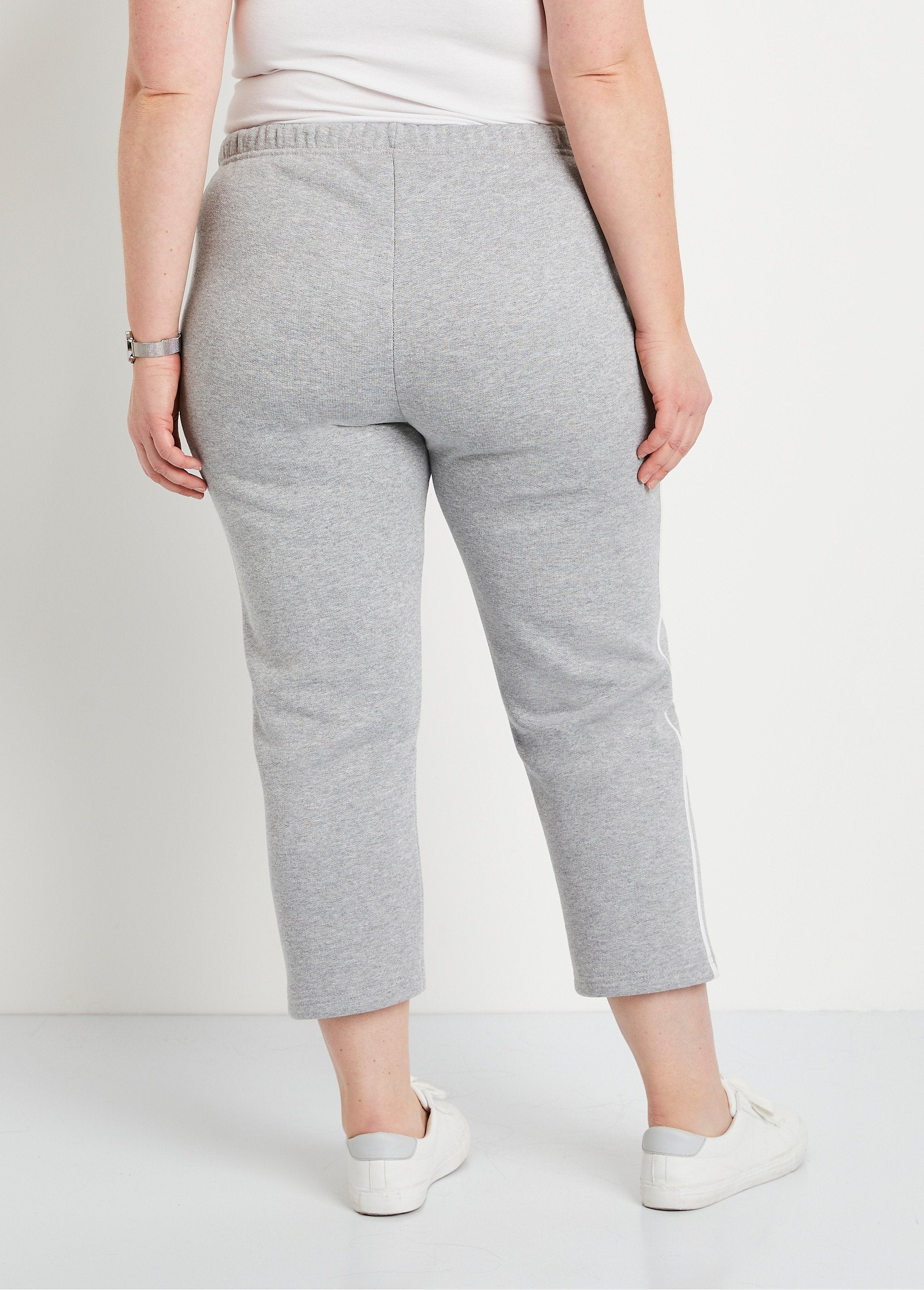 Pantalones_cortos_de_estar_por_casa_con_rayas_laterales_Gris_jaspeado_DO1_curvy