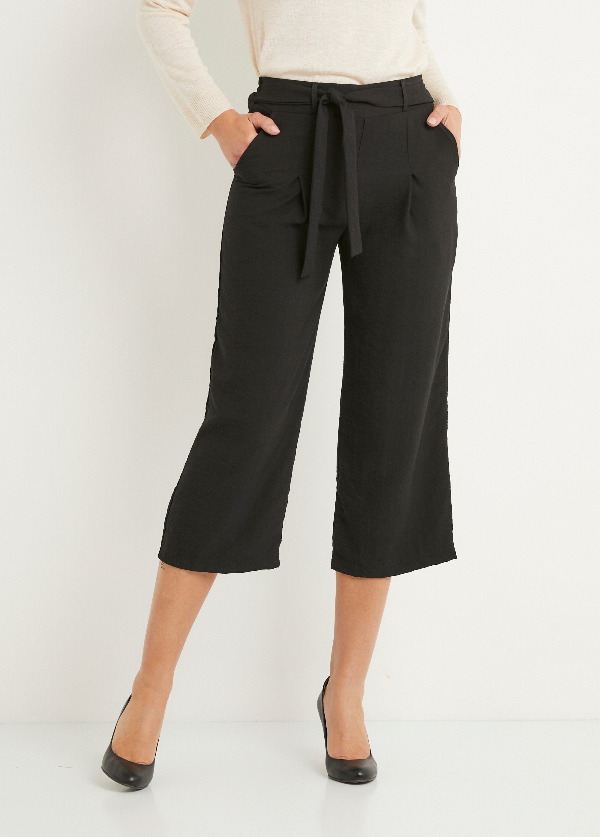 Pantalón_cropped_en_tejido_efecto_lino_Negro_FA1_slim