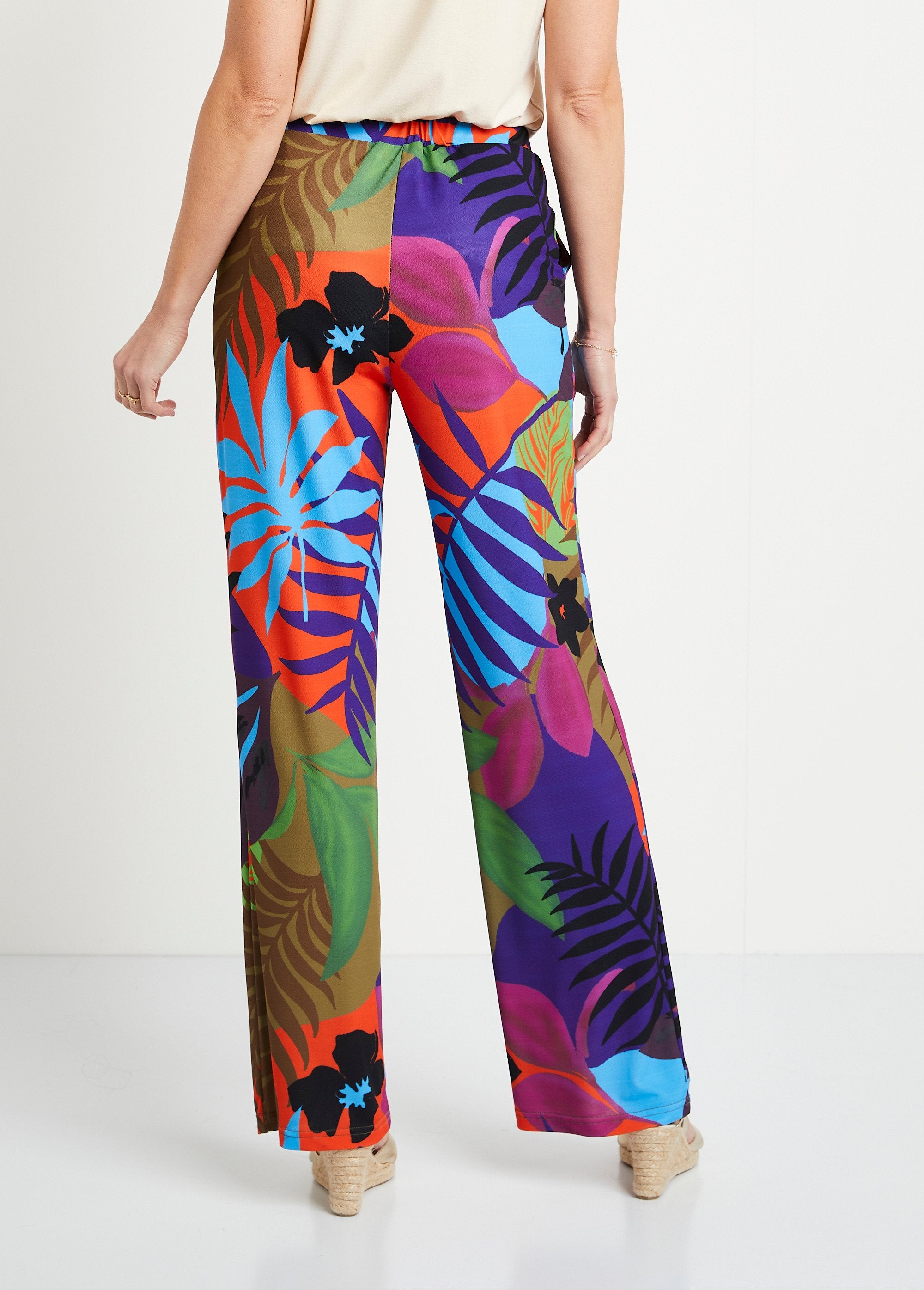 Pantalón_holgado_estampado_con_cintura_elástica_Multicolor_DO1_slim