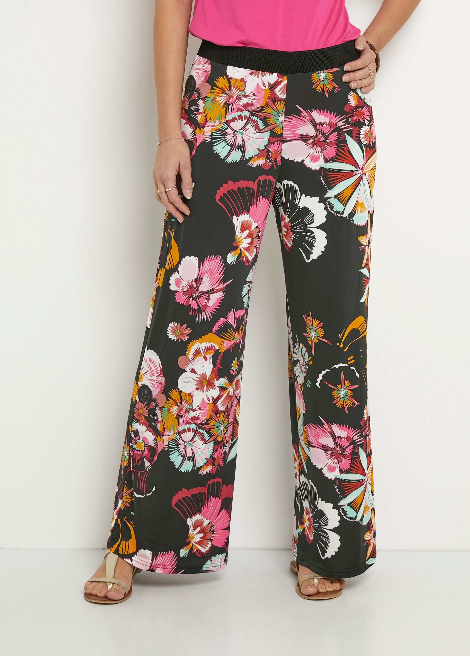 Pantalón_ancho_elástico_con_estampado_floral_Estampados_negros_FA1_slim