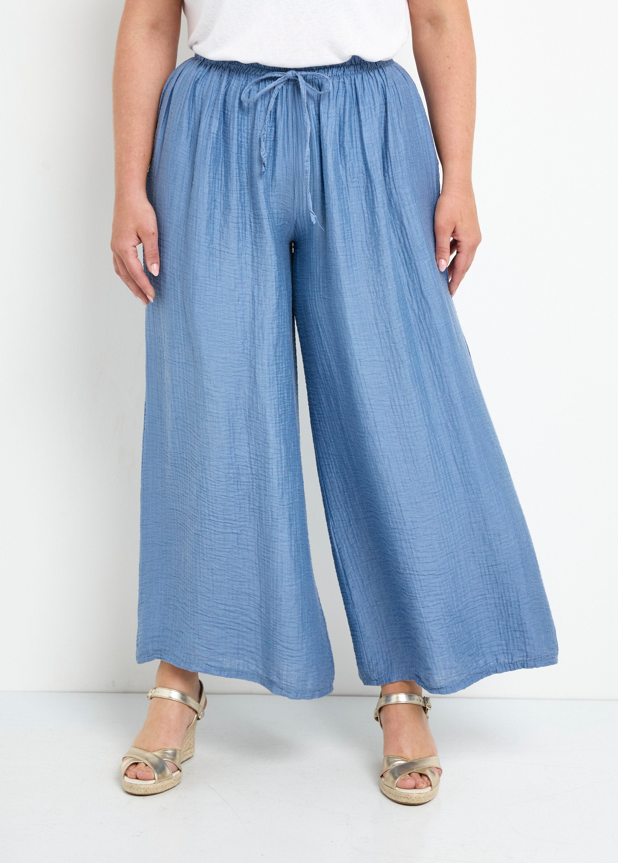 Pantalones_anchos_y_fluidos_de_lyocell_vaqueros_azules_FA1_curvy