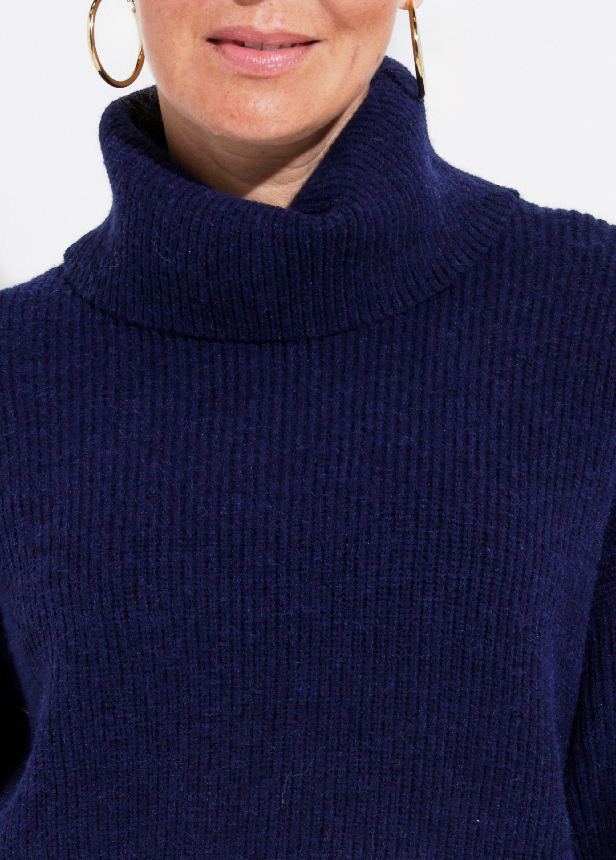 Pull_en_maille_avec_col_roulé_souple_Marine_DE1_slim