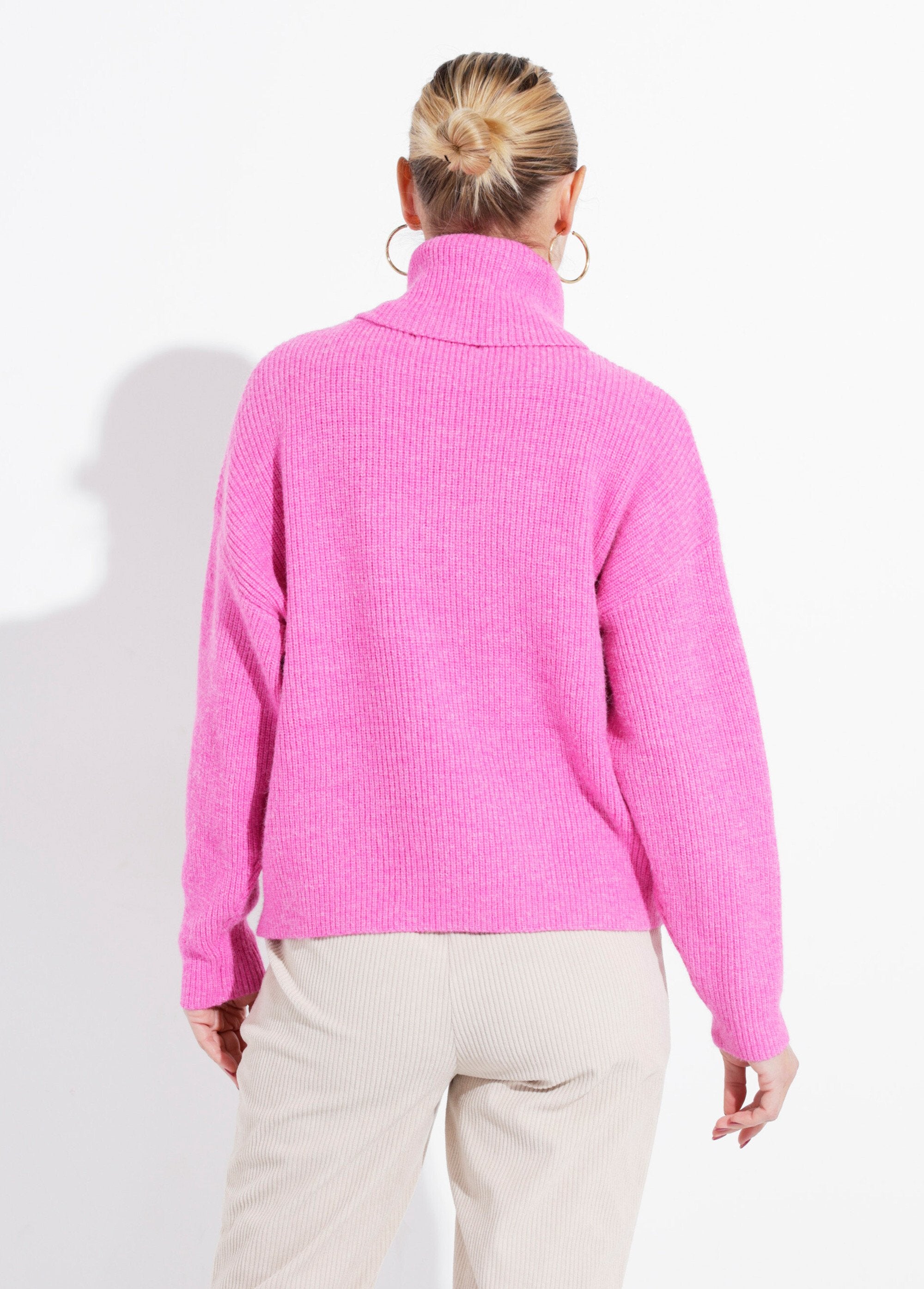 Pull_en_maille_avec_col_roulé_souple_Fuchsia_DO1_slim