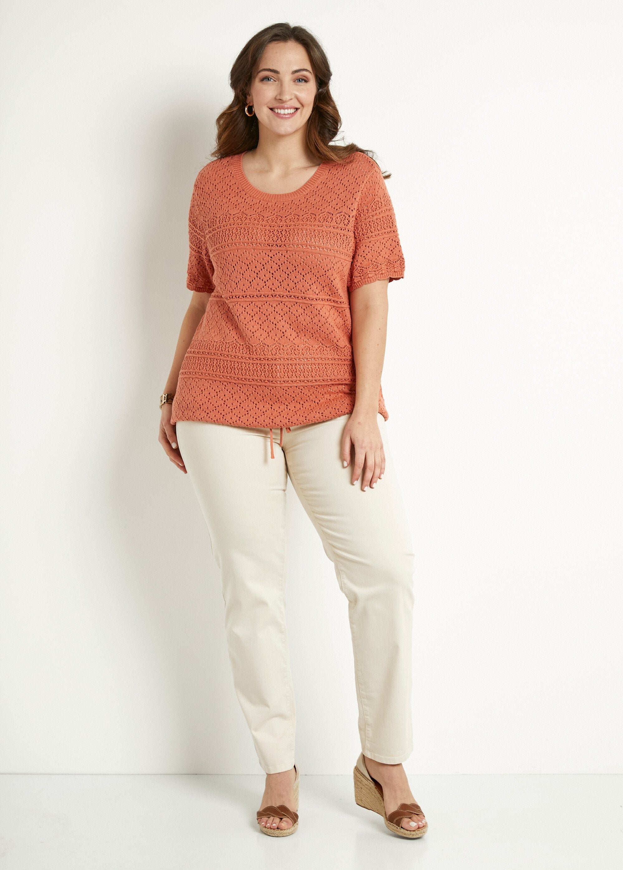 Jersey_blusón_calado_de_manga_corta_con_cuello_redondo_Picante_SF1_curvy