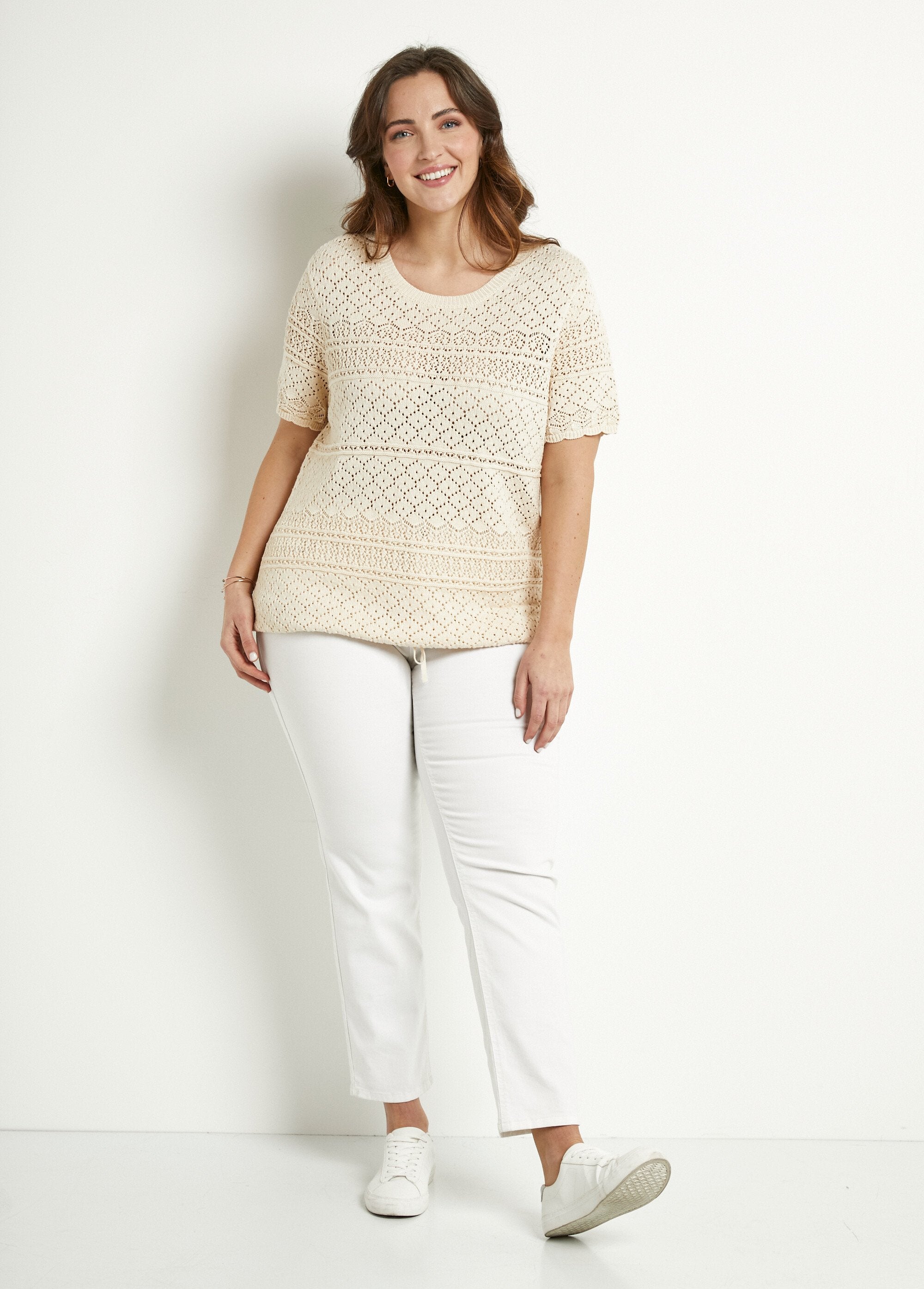 Jersey_blusón_calado_de_manga_corta_con_cuello_redondo_Cadena_SF1_curvy