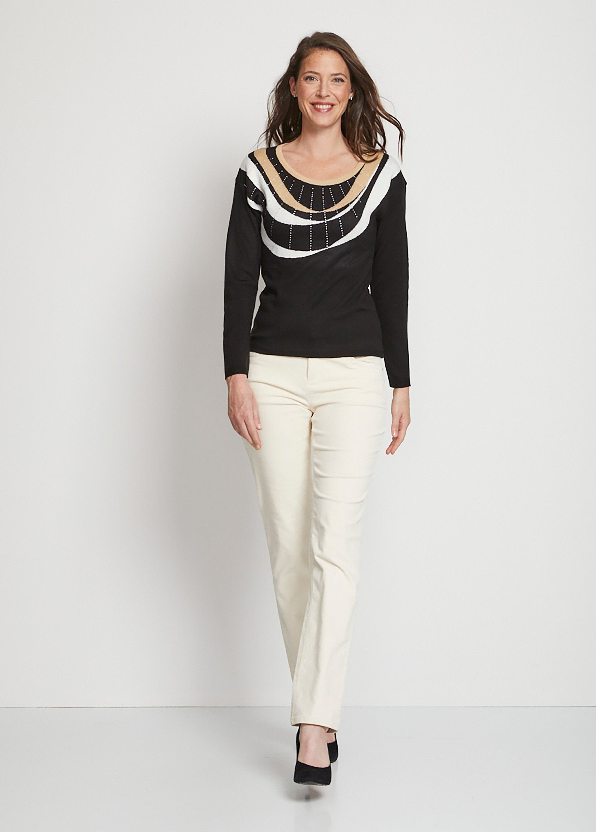 Jersey_corto_de_jacquard_con_strass_y_cuello_redondo_Negro_y_beige_SF1_slim