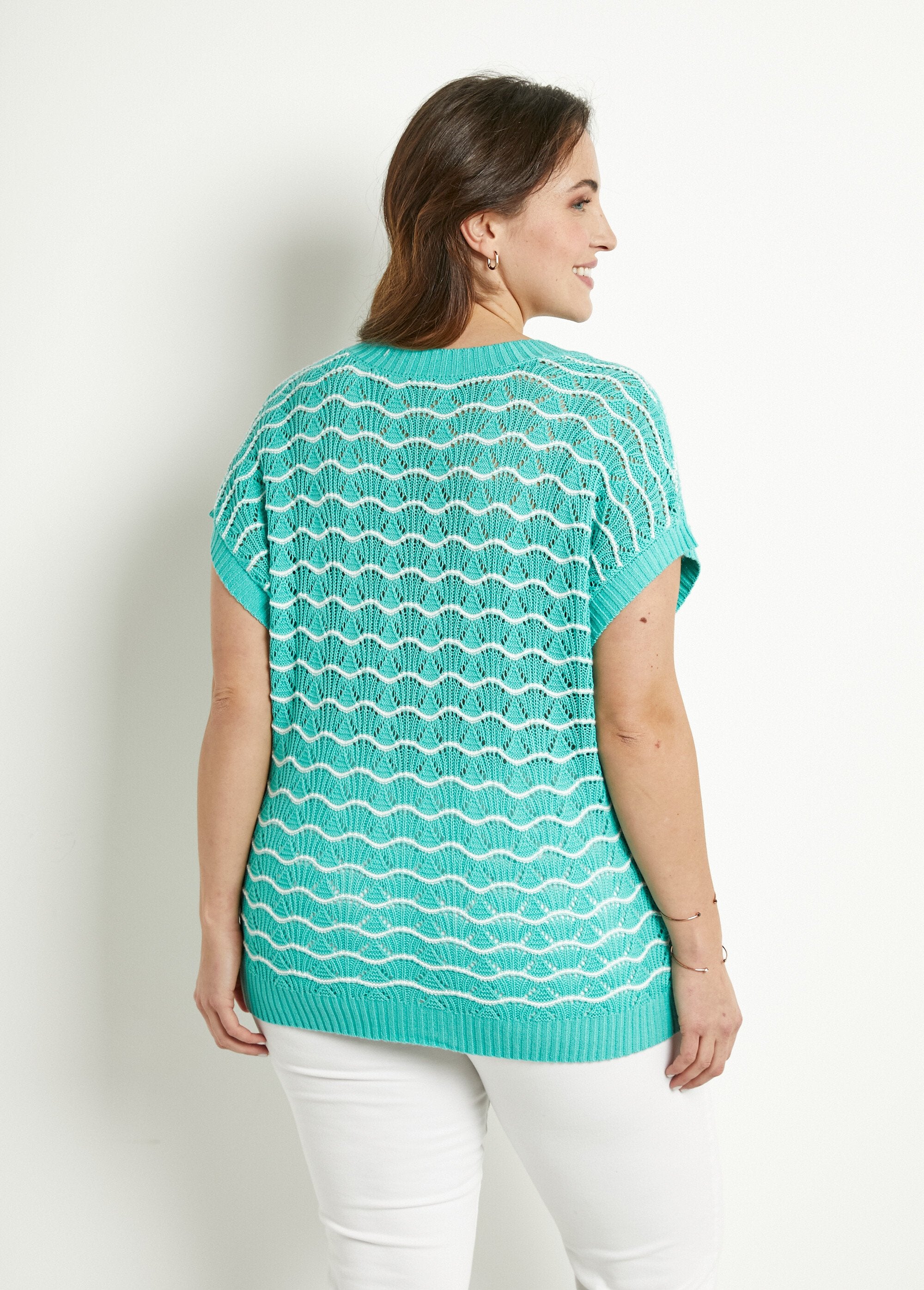 Jersey_sin_mangas_con_escote_en_pico_y_calado_bicolor_Menta_y_crudo_DO1_curvy