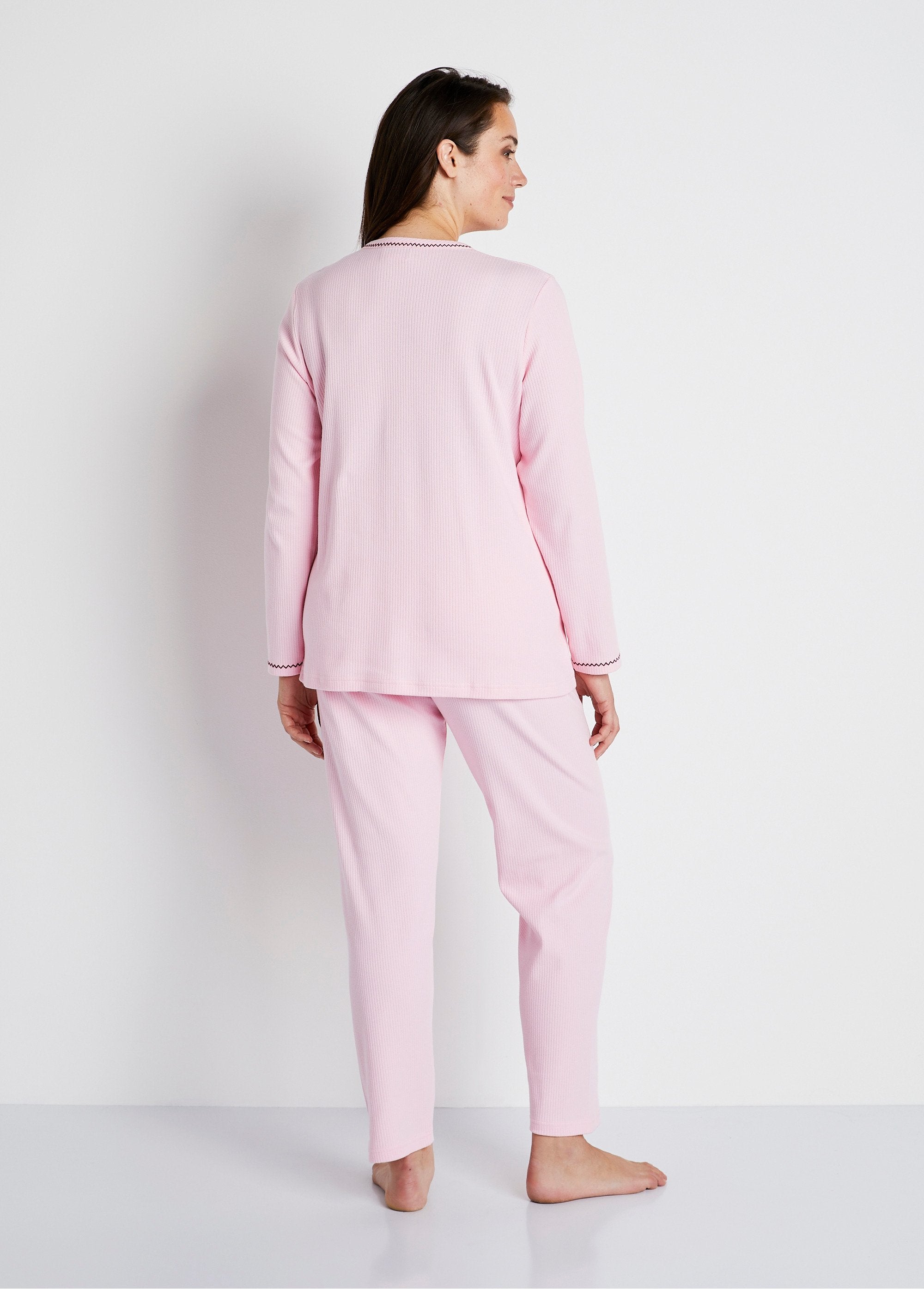 Pijamas_bordados_Rosa_DO1_curvy