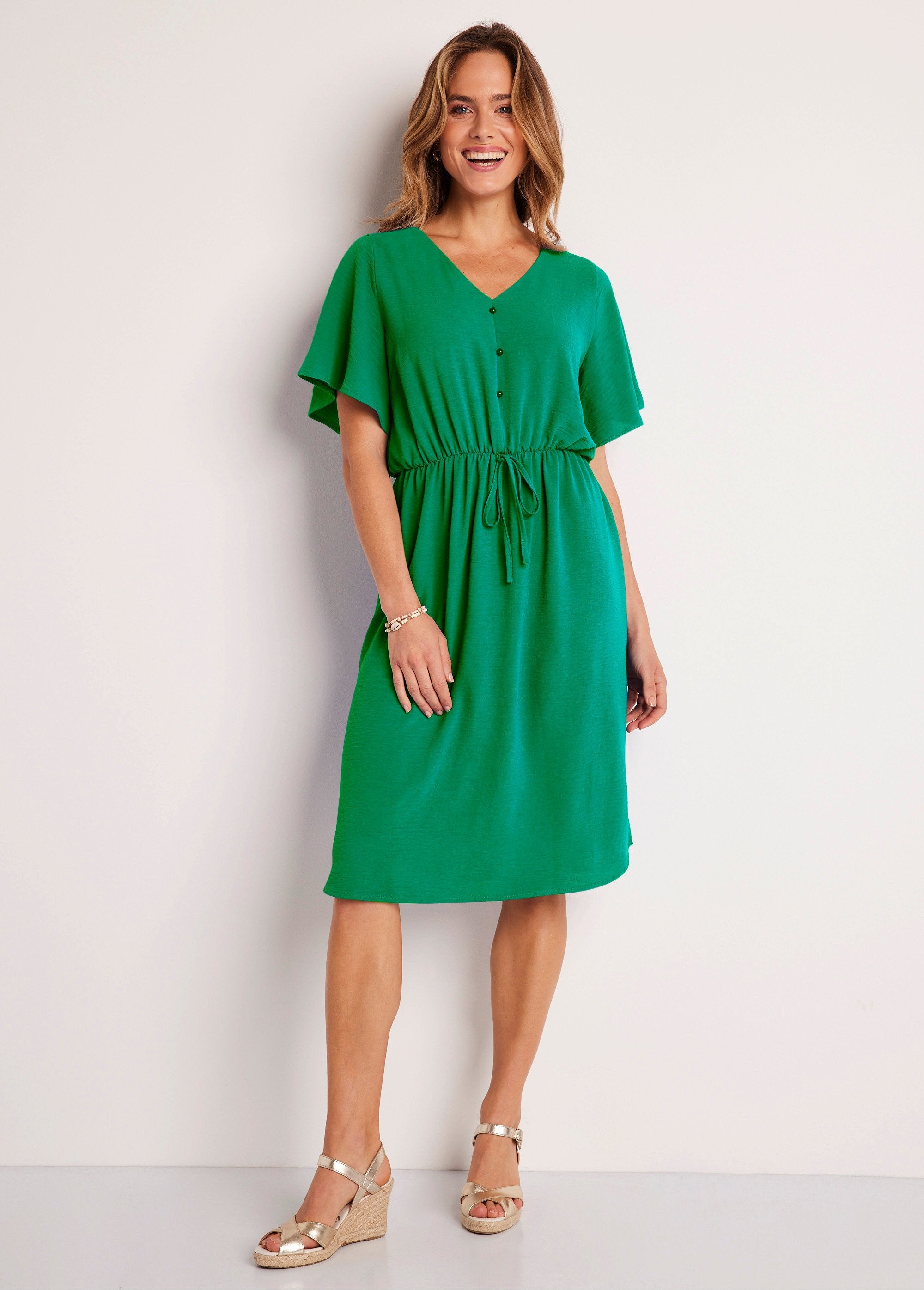 Vestido_corto_liso_evasé_Verde_FA1_slim