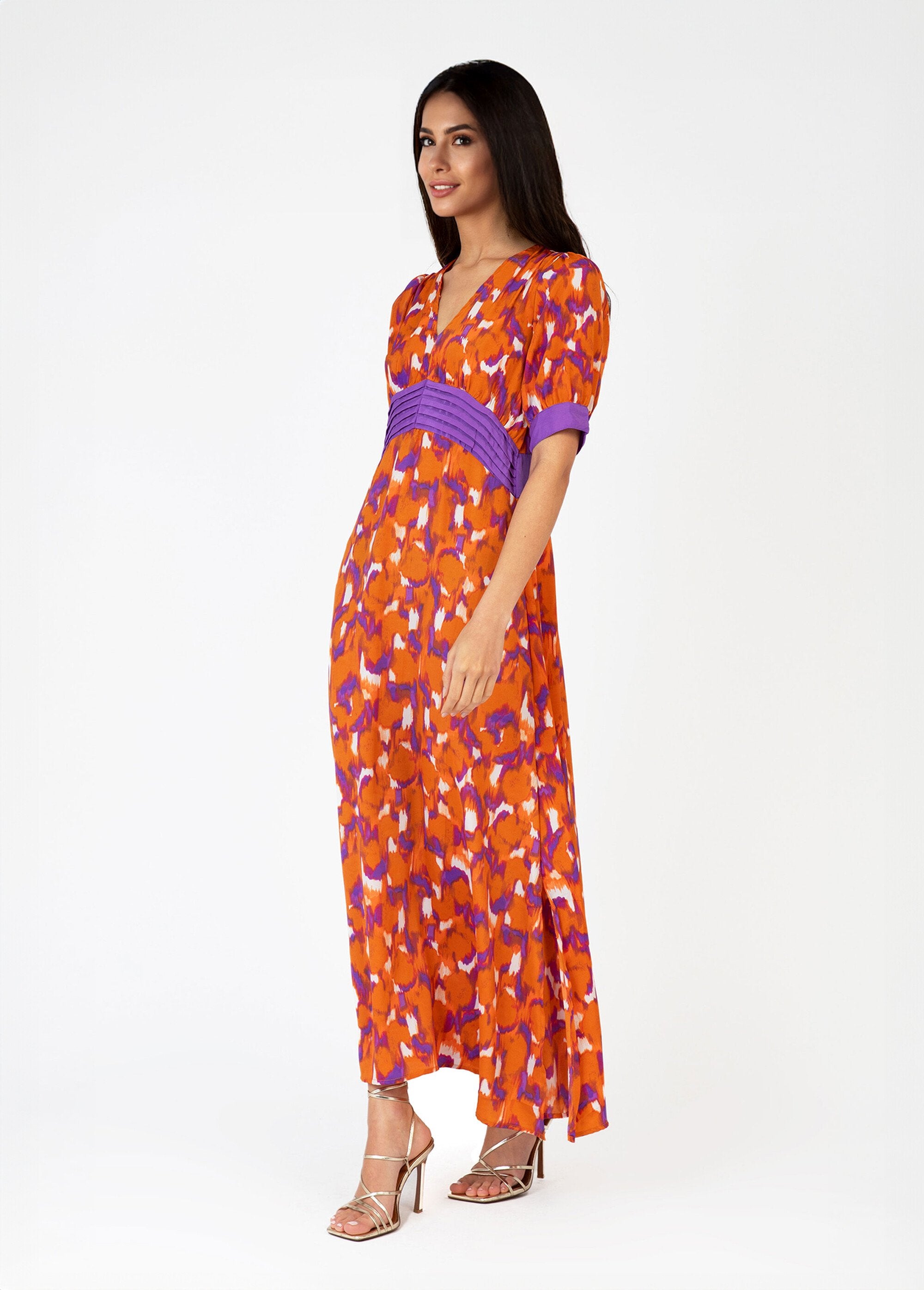 Vestido_largo_estampado_con_cintura_plisada_Estampados_naranjas_GA1_slim