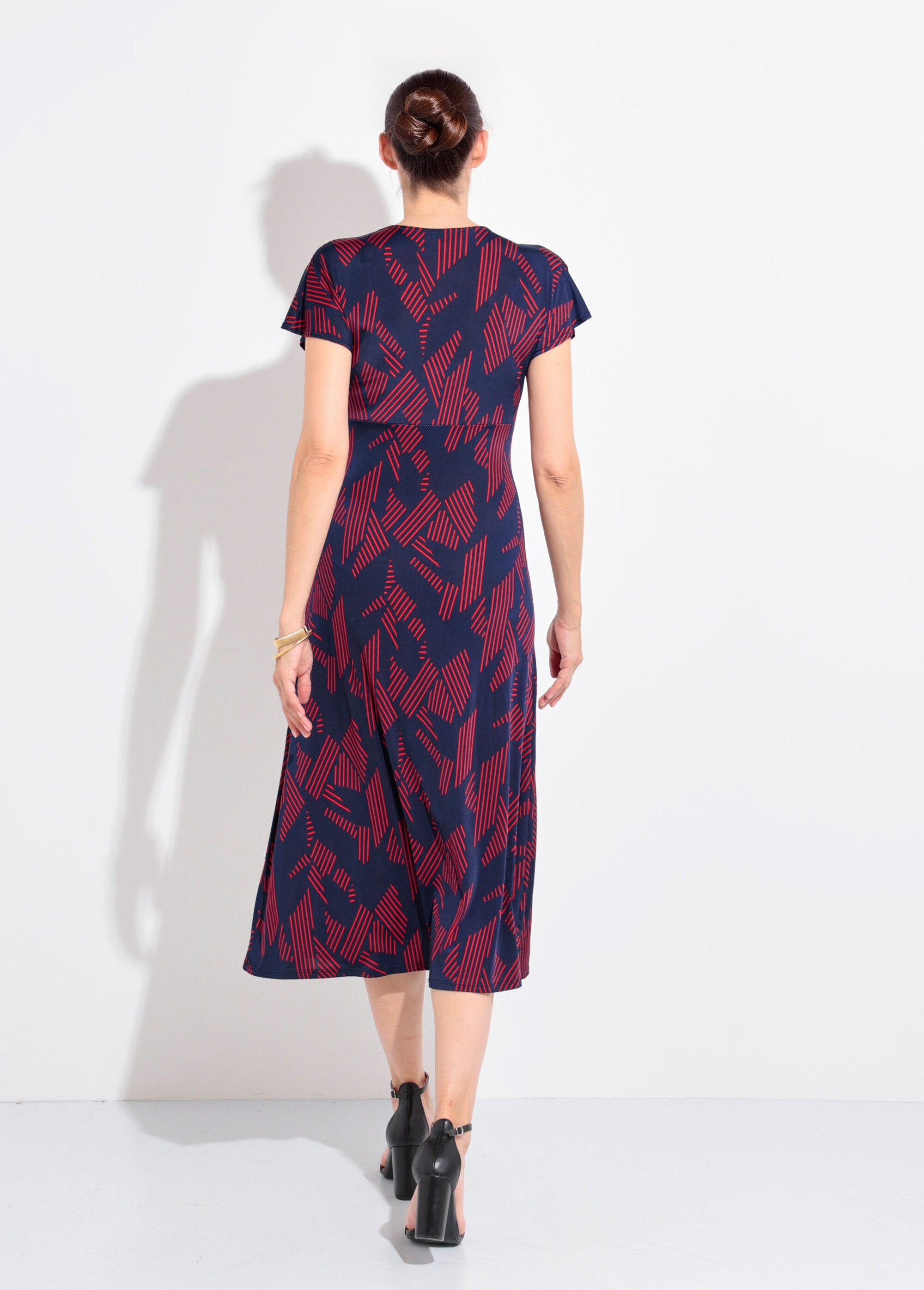 Robe_longue_manches_col_V_motif_graphique_Marine_et_bordeaux_DO1_slim