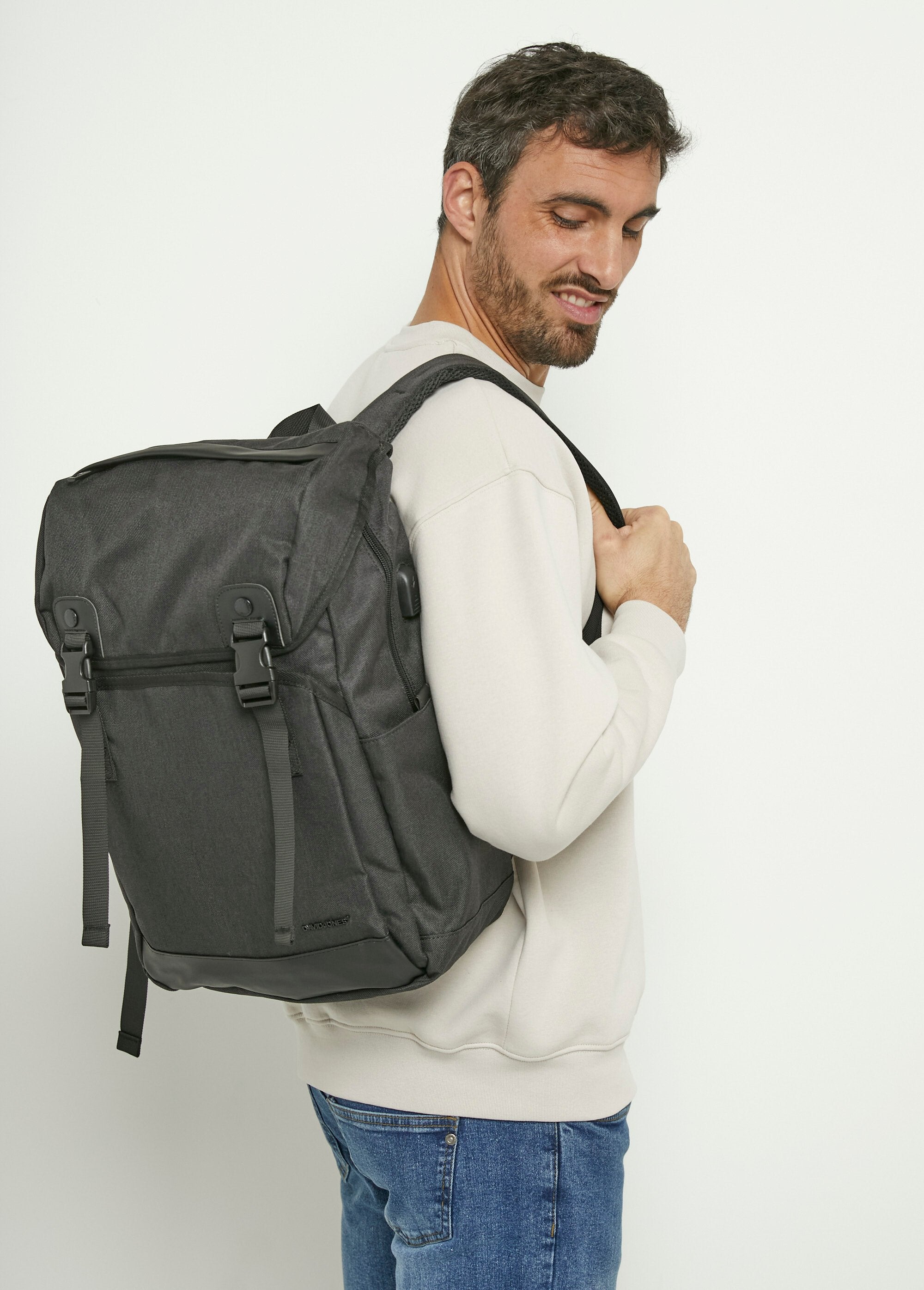 Mochila_urbana_multibolsillos_Negro_DE1_slim