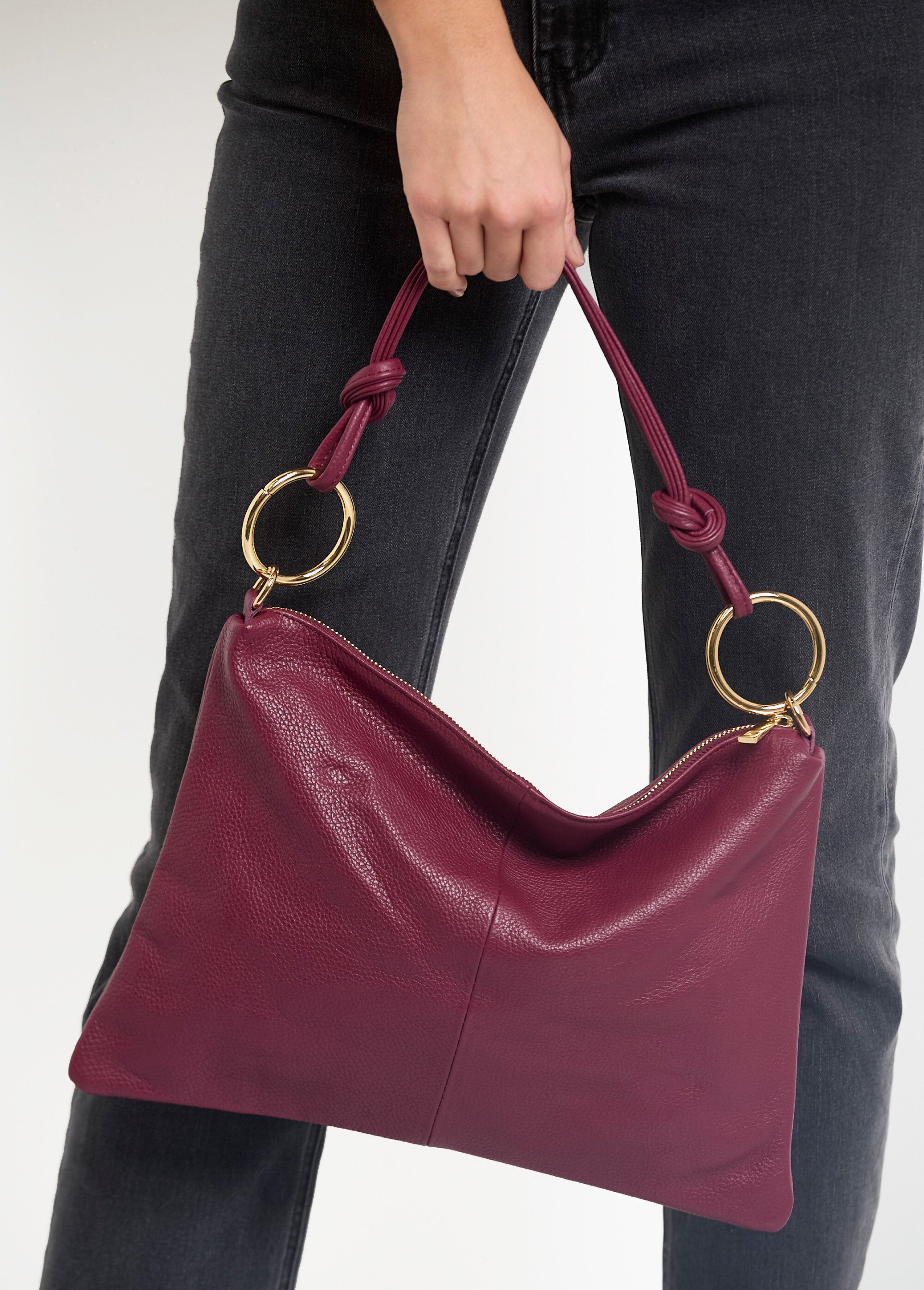 Bolso_de_piel_granulada_con_asas_de_anilla_Bordeaux_FA2_slim