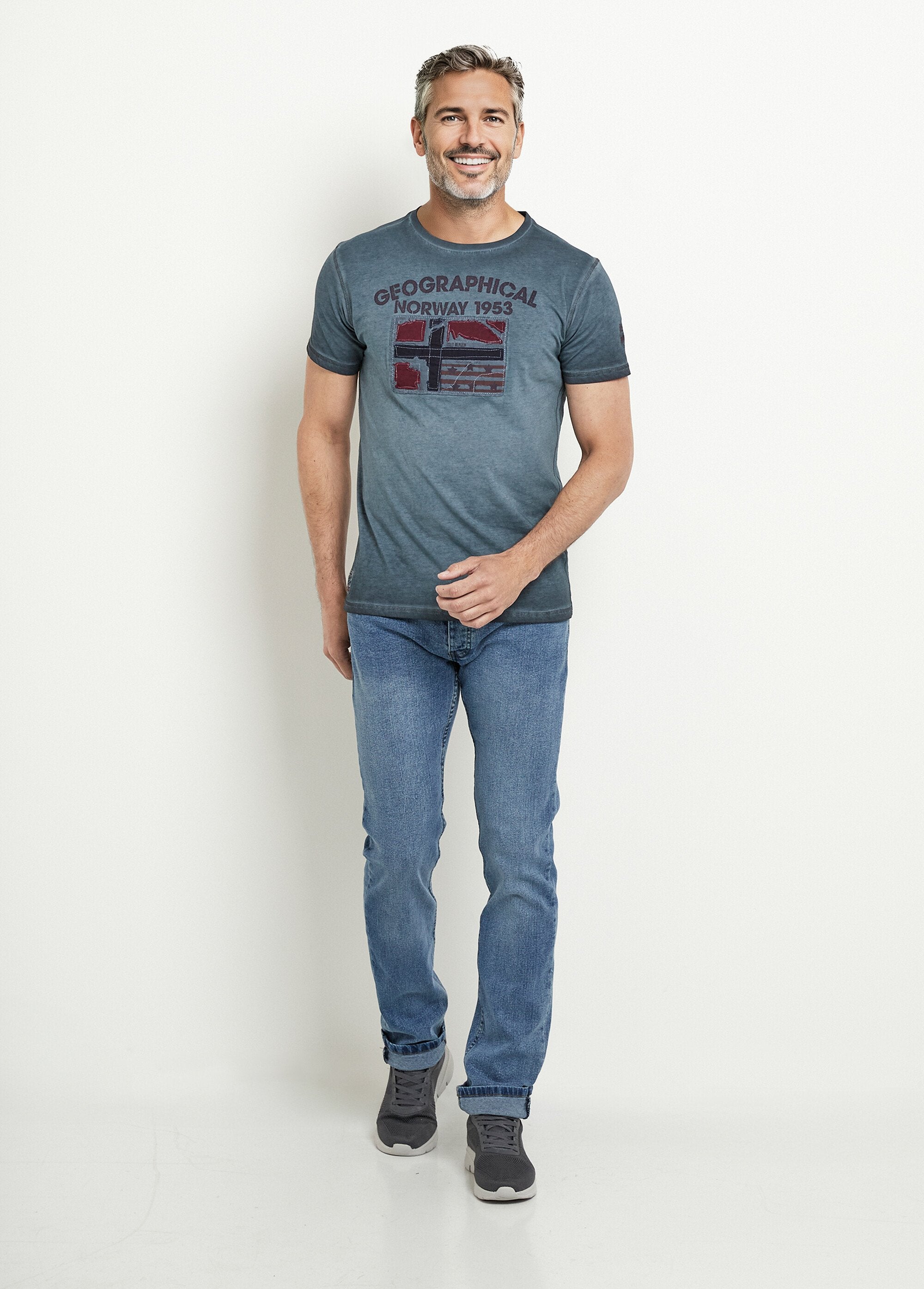 Camiseta_de_cuello_redondo_con_bandera_bordada_Marina_SF1_slim