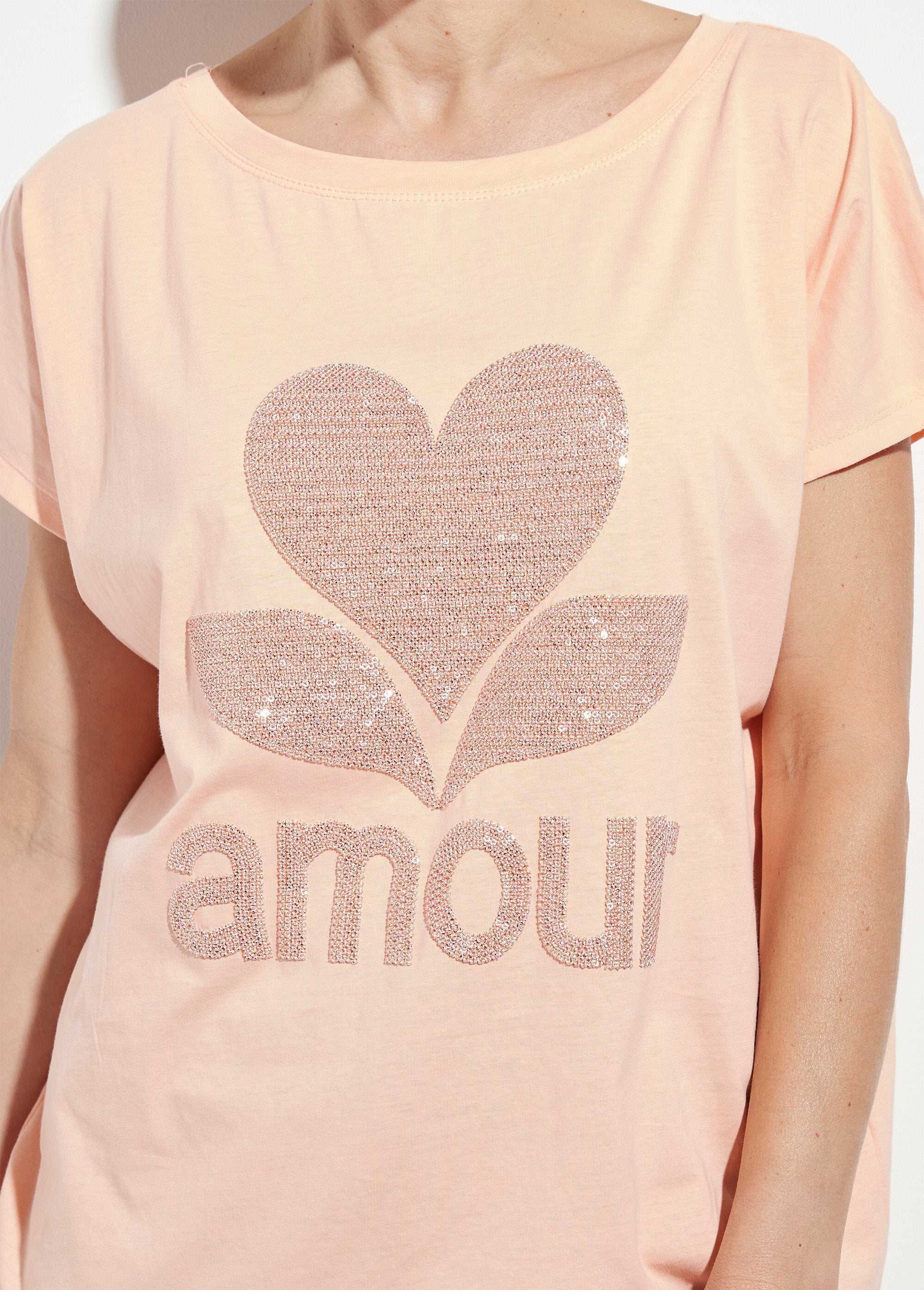 Camiseta_de_cuello_redondo_con_estampado_Love_brillante_naranja_DE1_slim
