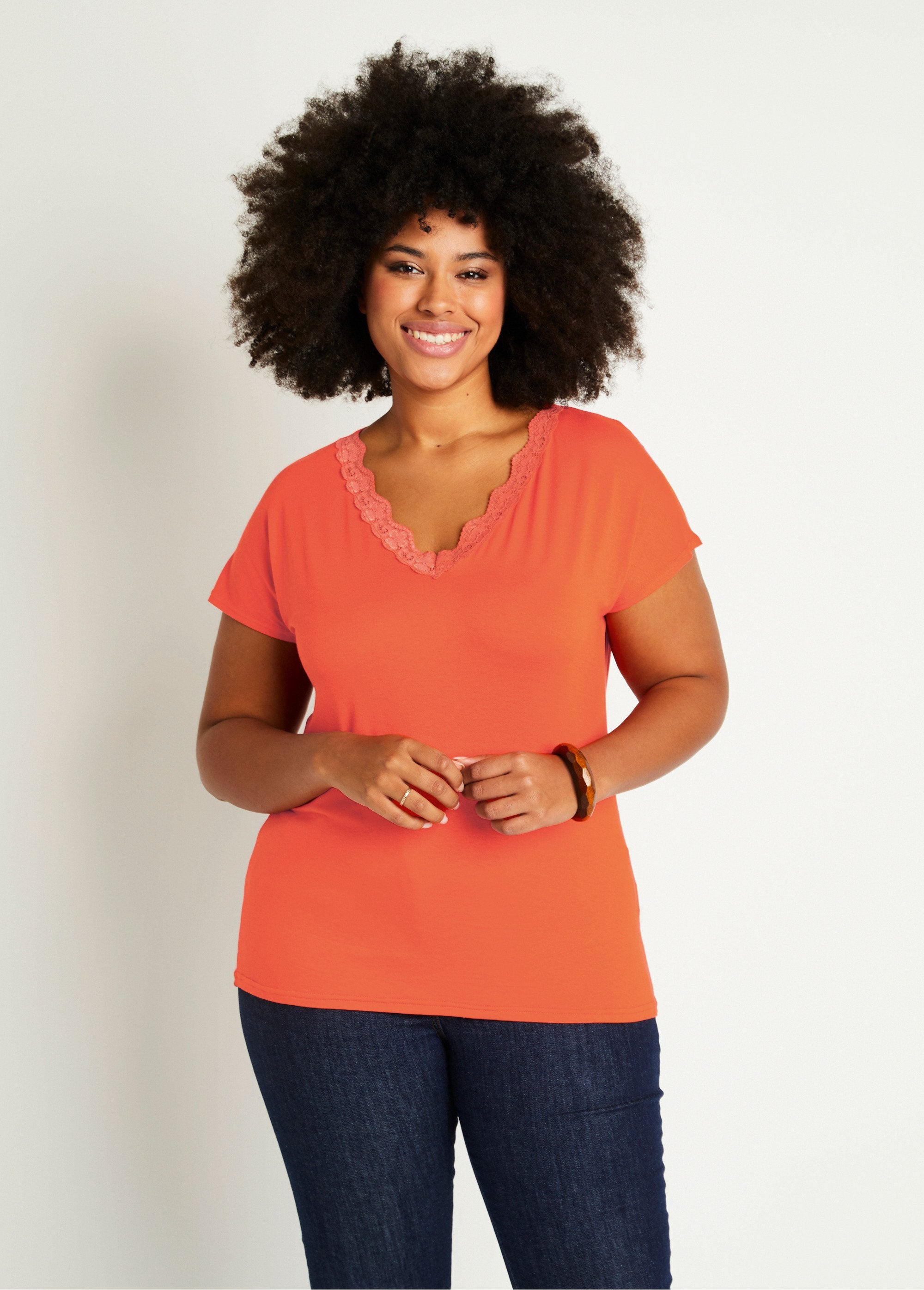 Camiseta_corta_de_encaje_elástico_naranja_FA1_curvy