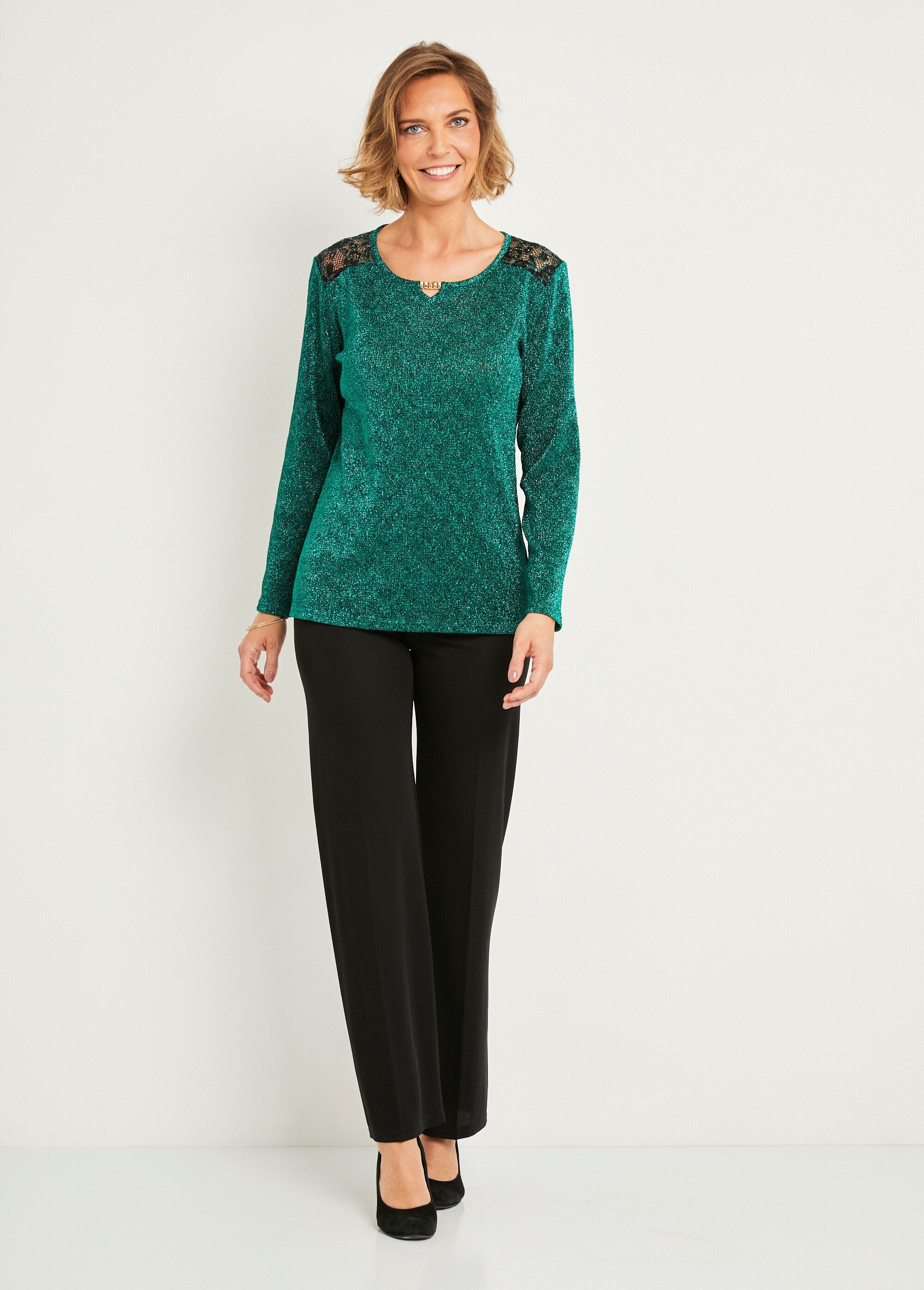 Camiseta_joya_de_encaje_liso_y_cuello_redondo_Verde_SF1_slim