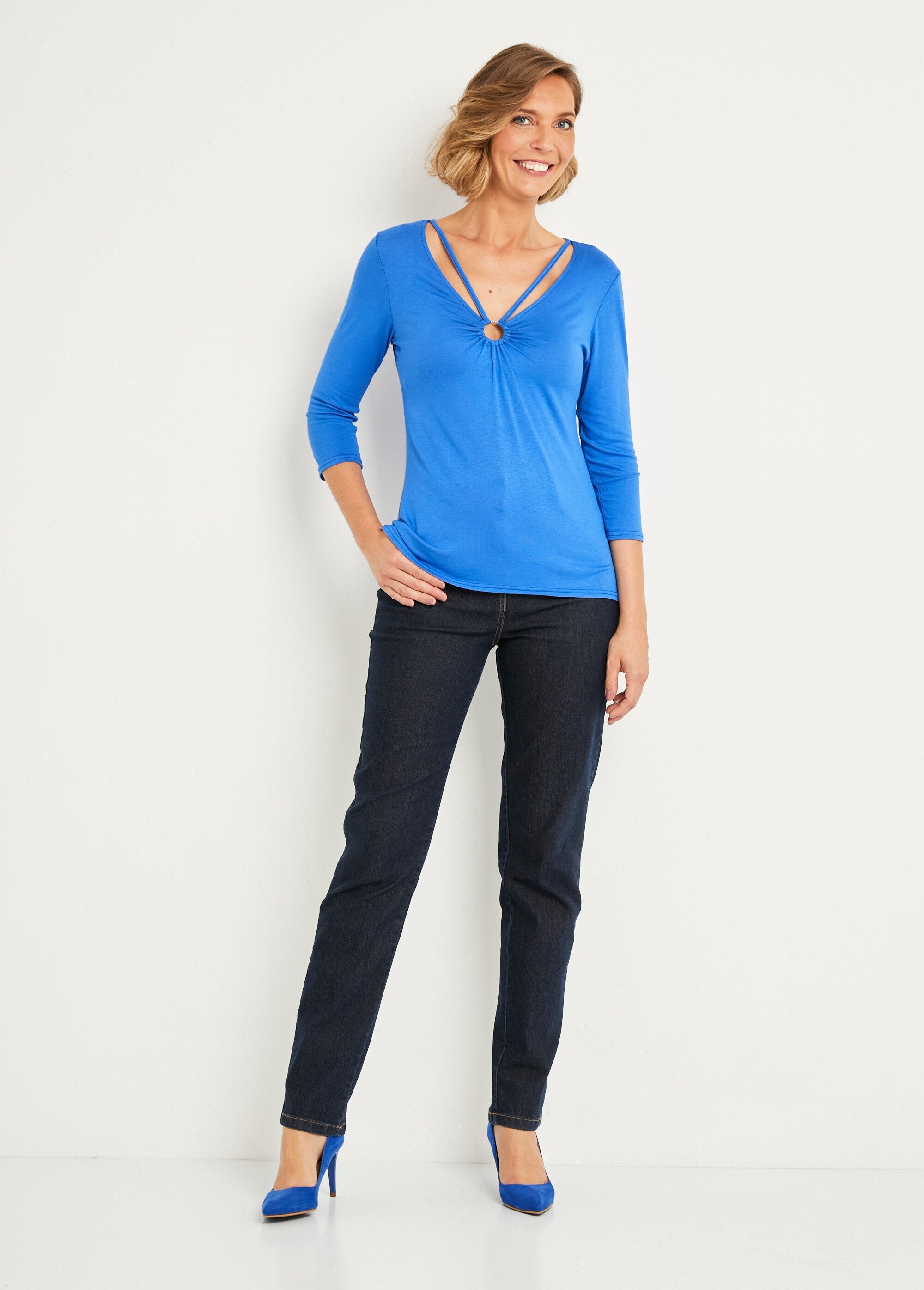 Camiseta_corta_lisa_con_cuello_en_V_Azul_SF1_slim