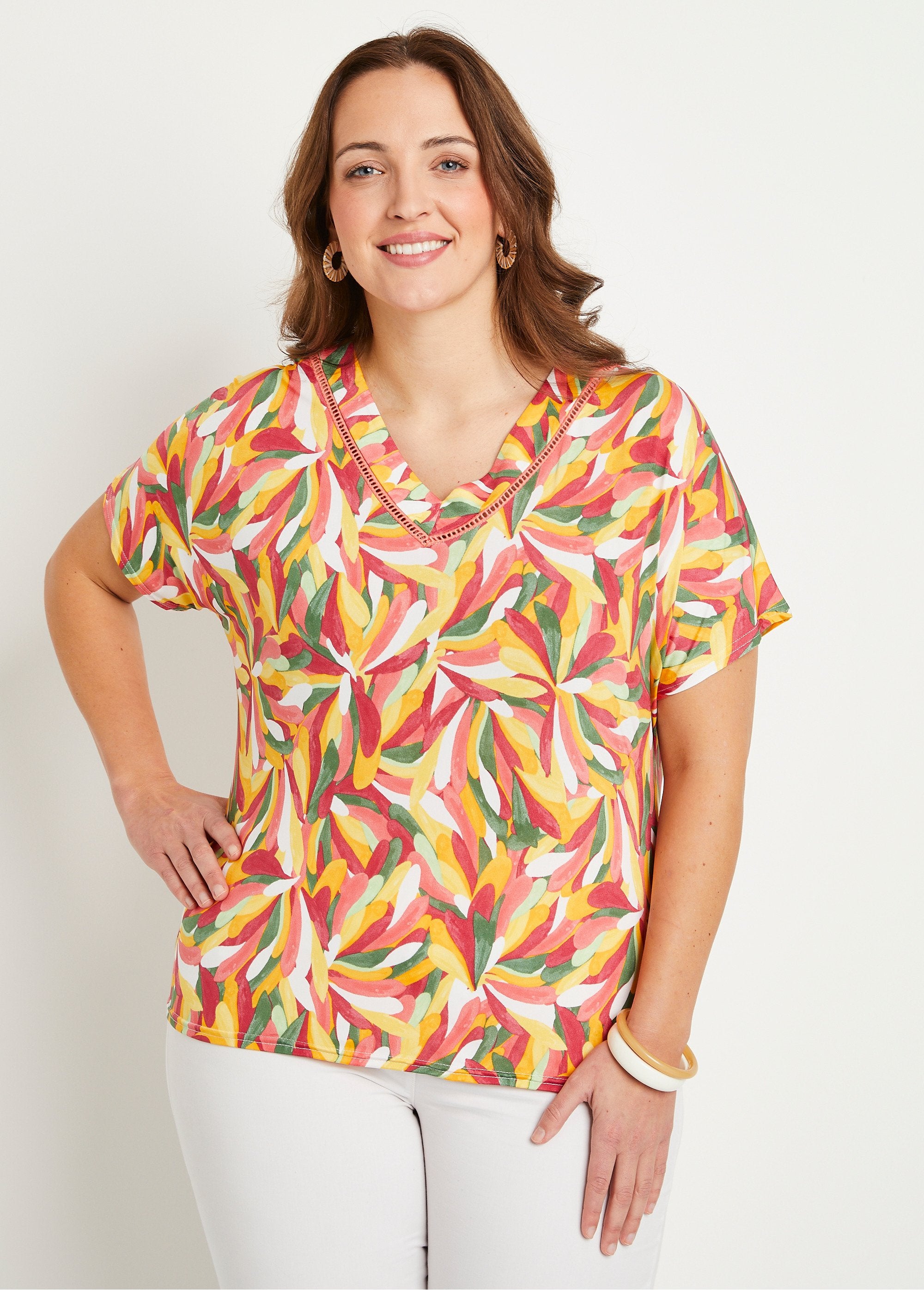 Camiseta_corta_lisa_o_estampada_pimentón_y_miel_FA1_curvy