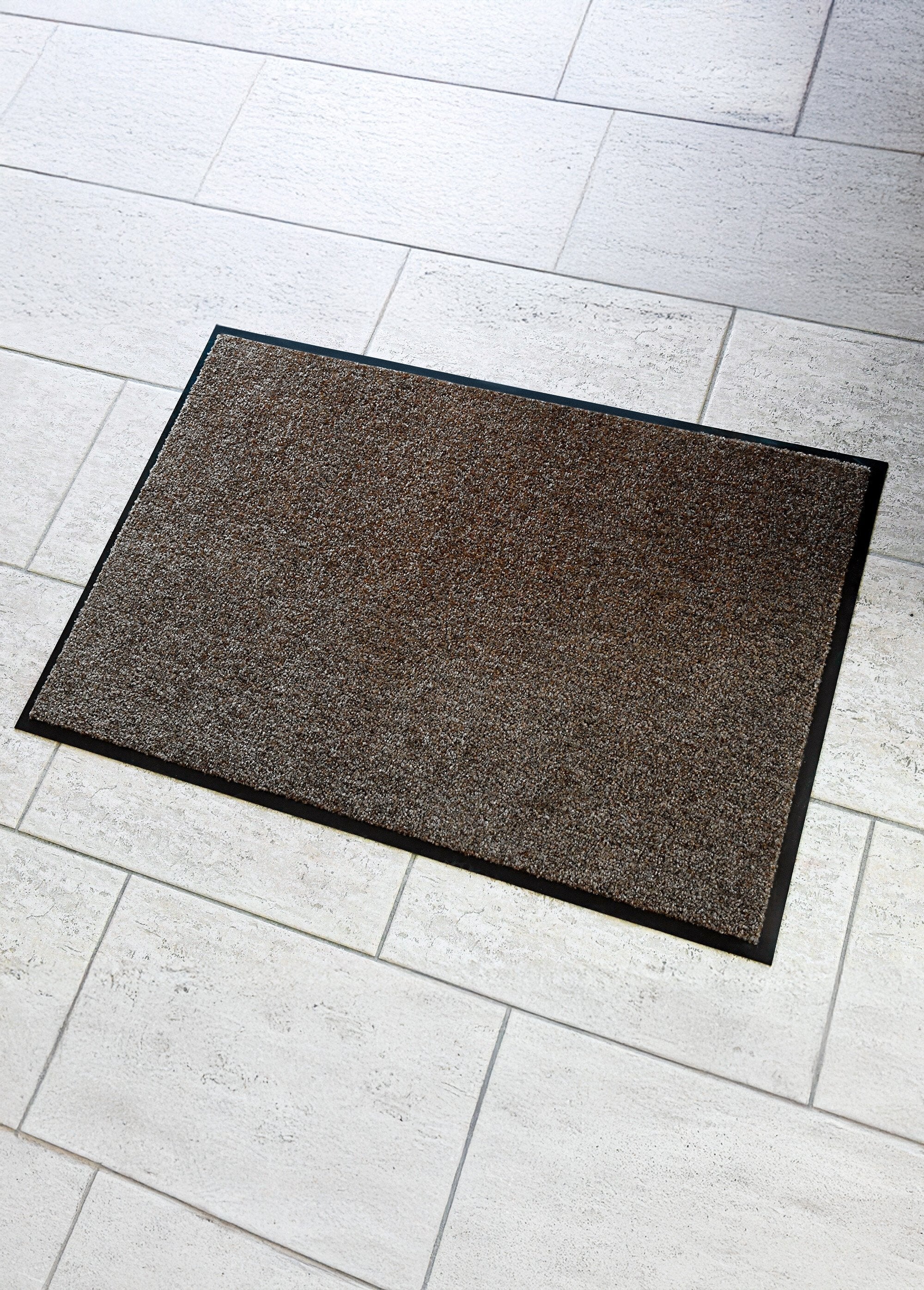 Alfombra_de_bienvenida_con_aspecto_de_terciopelo_Castaño_FA1_slim