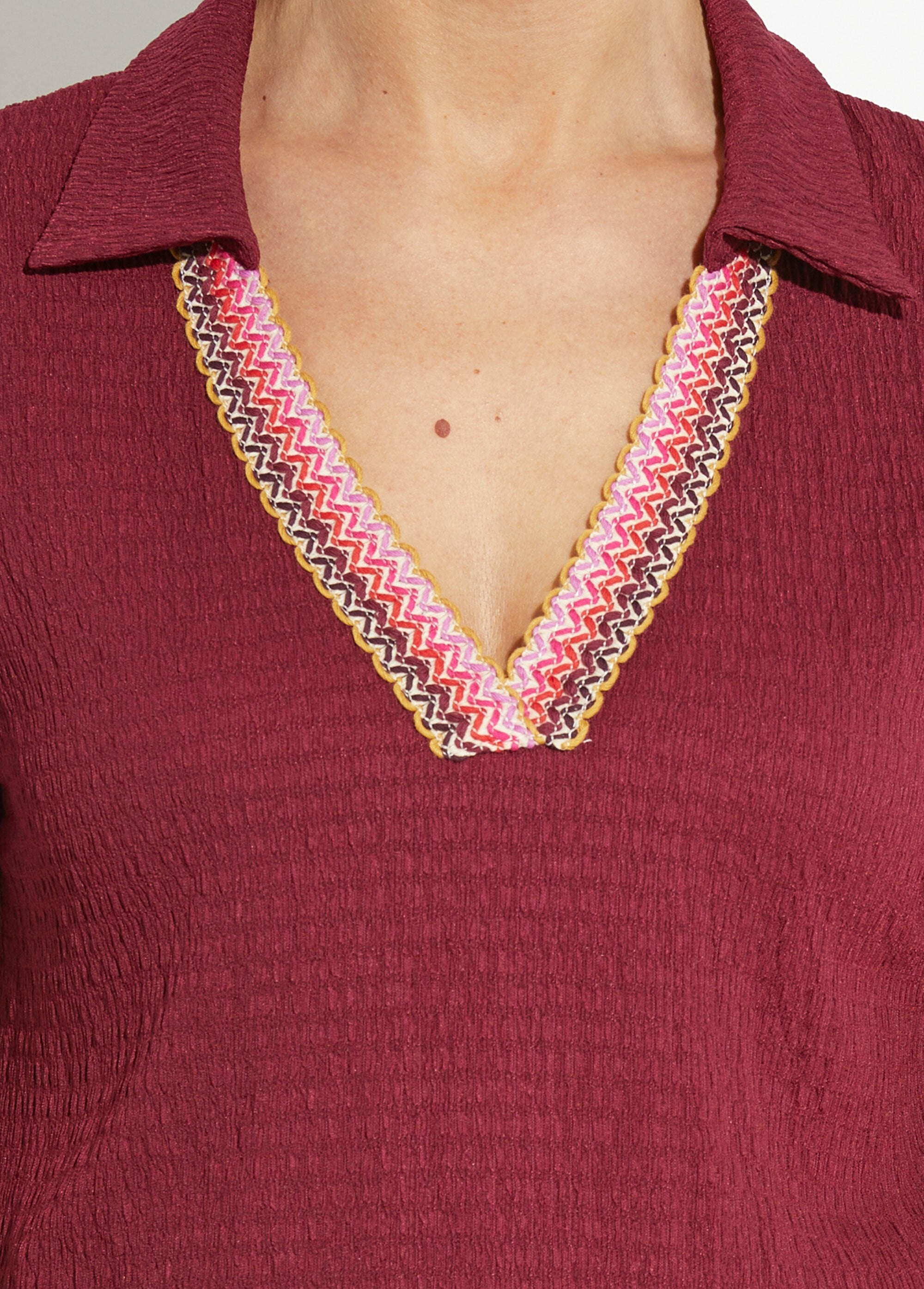 Tunique_gaufrée_col_V_fantaisie_Bordeaux_DE1_slim