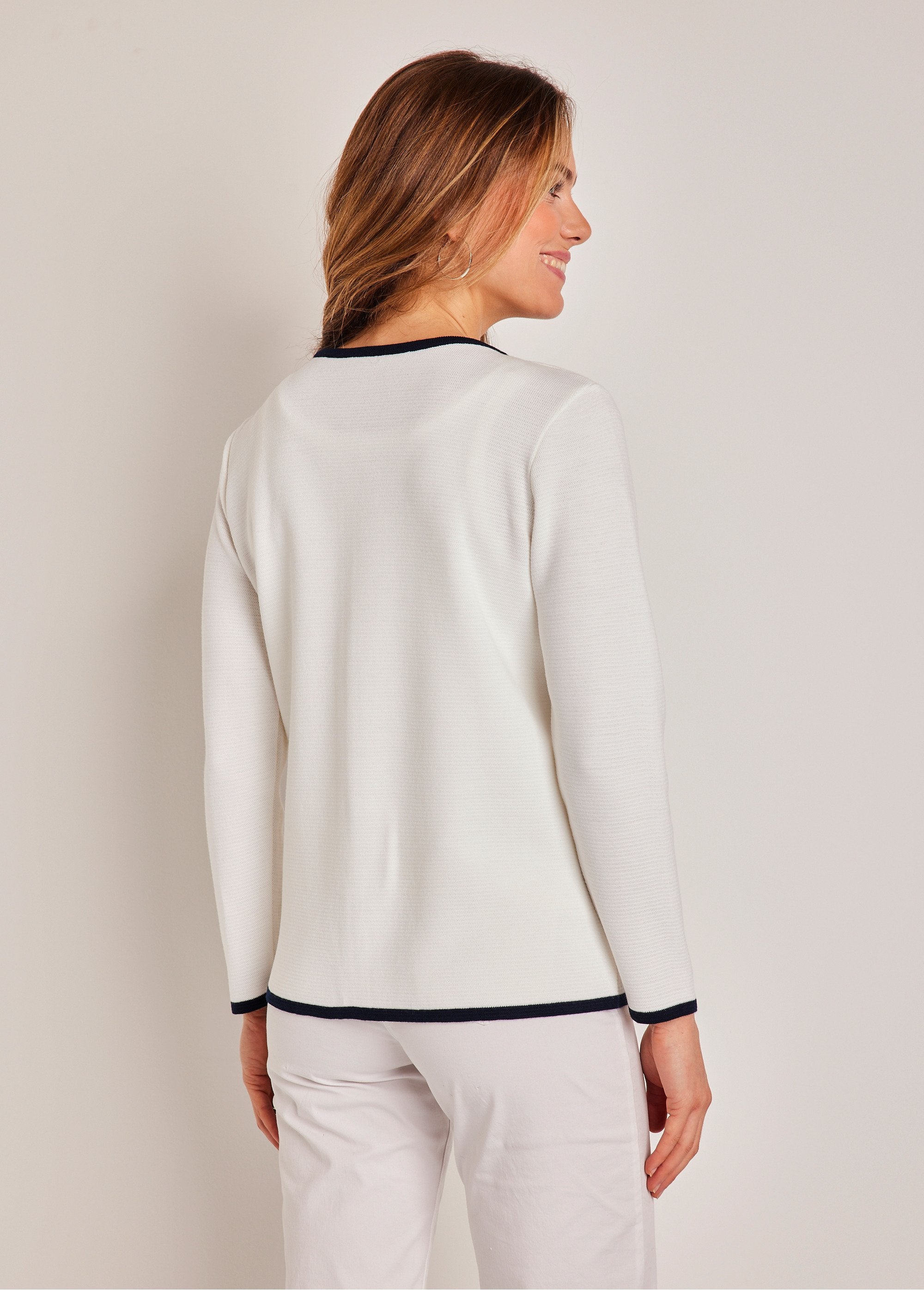 Chaqueta_tipo_cárdigan_con_botones_Blanco_y_azul_marino_DO1_slim