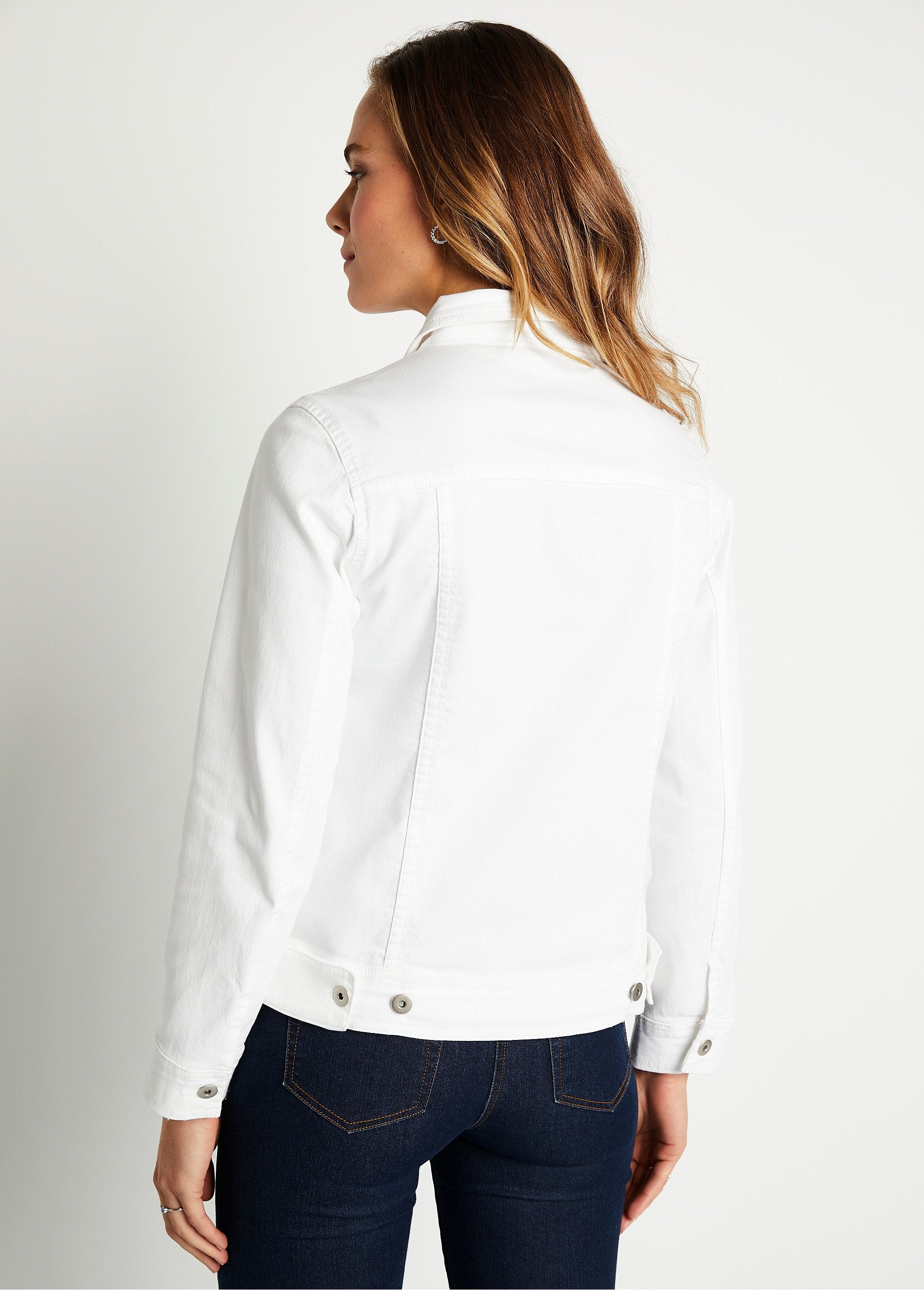 Chaqueta_vaquera_recta_con_botones_Blanco,_Blanca_DO1_slim