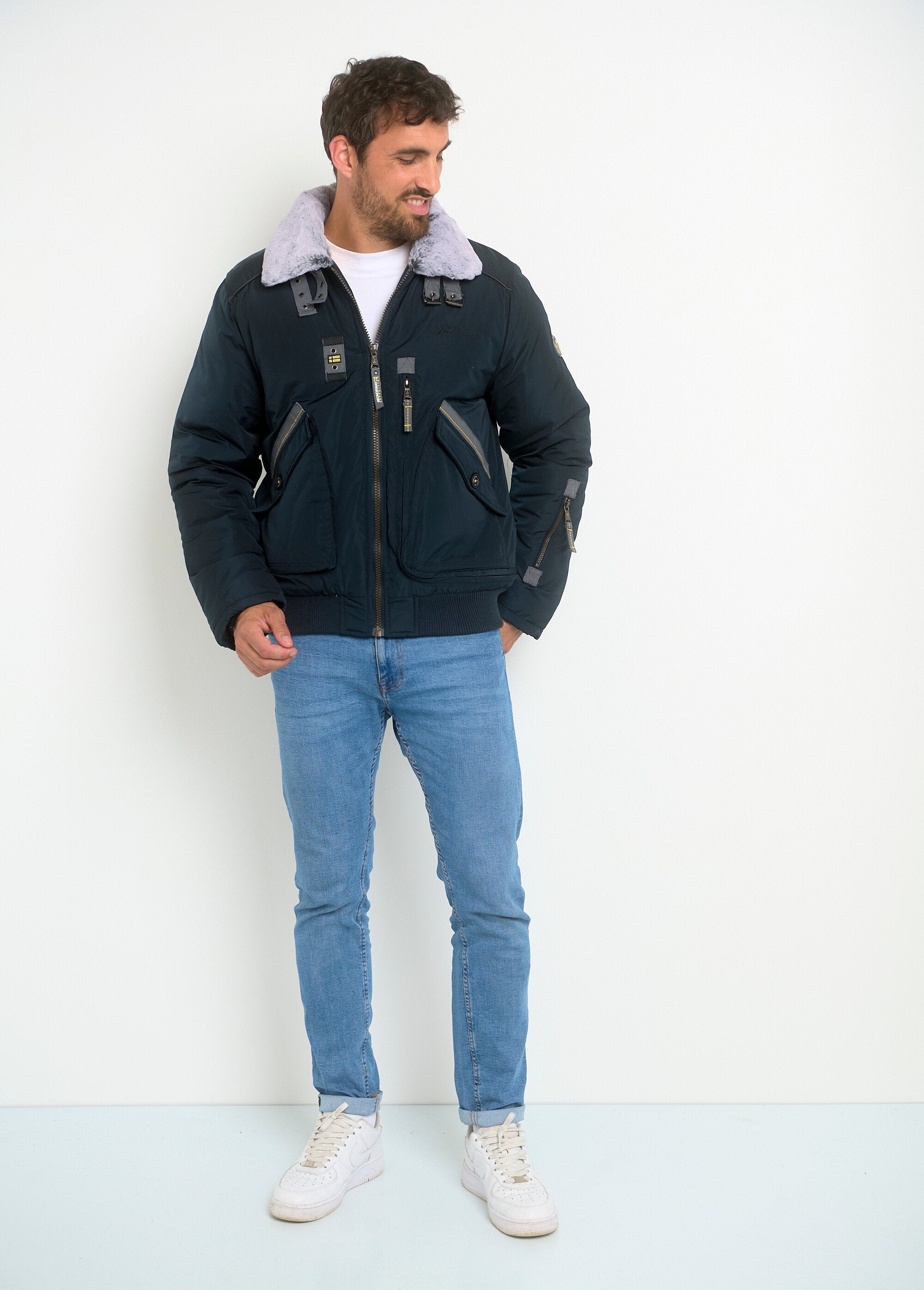 Chaqueta_estilo_aviador_con_cuello_alto_forrado_Negro_SF1_slim